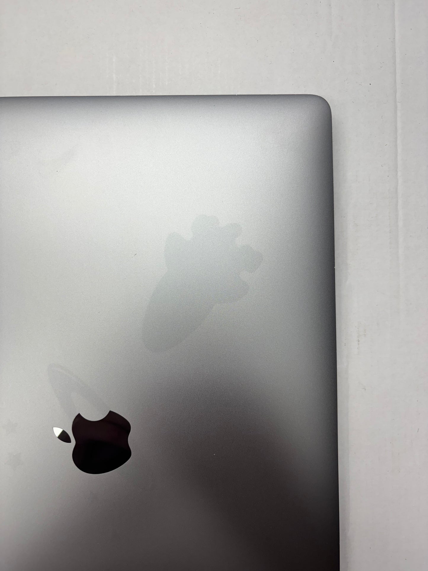 Apple MacBook Pro 15, mit Touch Bar Space Grau günstig gebraucht kaufen