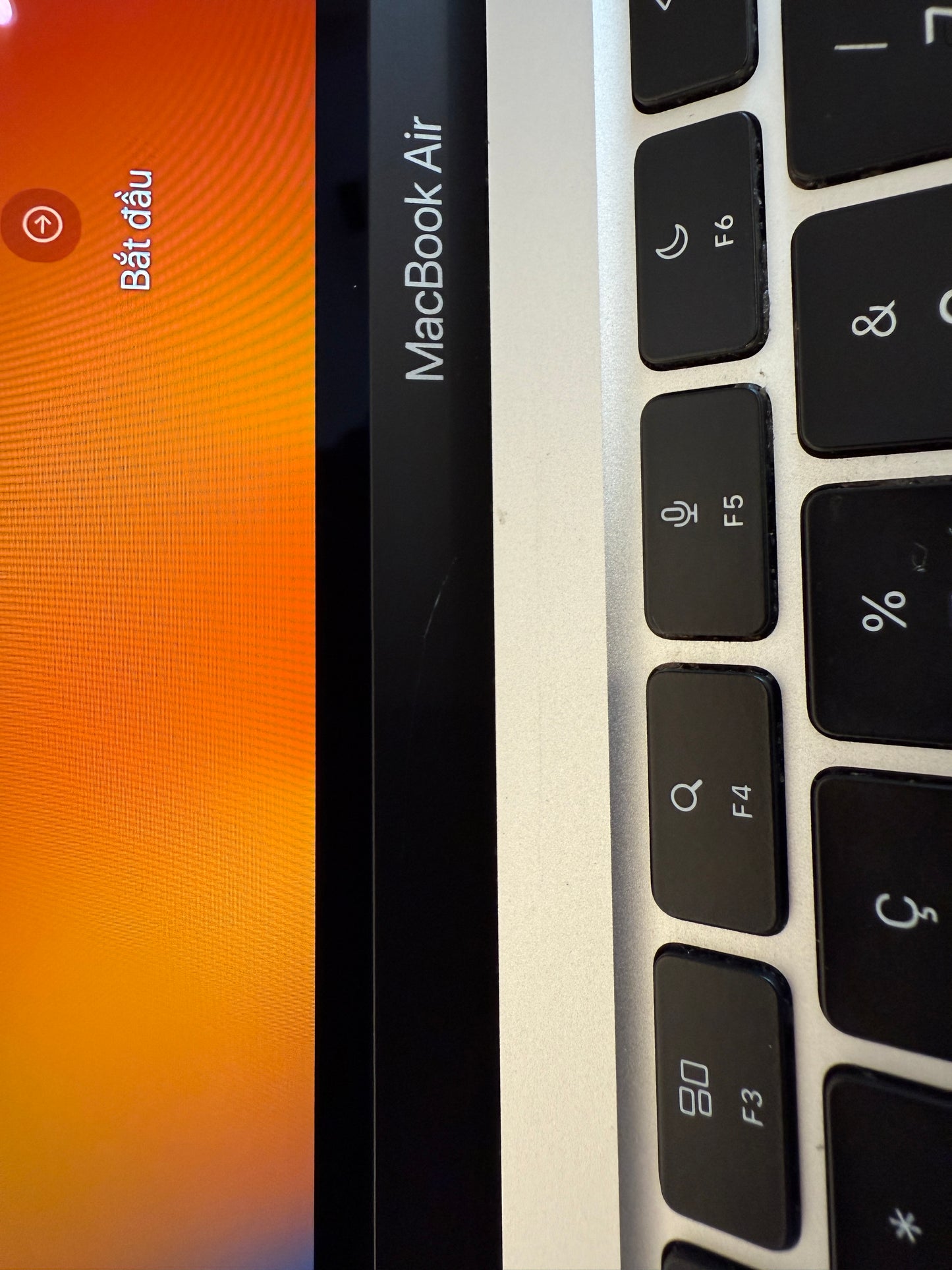 Apple MacBook Air 13 M1, 8‑Core CPU und 8‑Core GPU Late 2020 Silber Silber günstig gebraucht kaufen