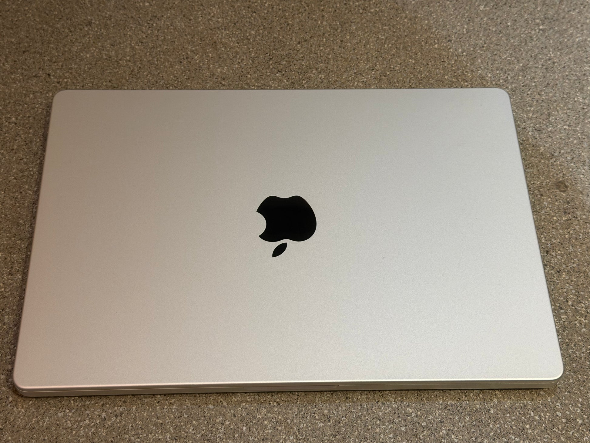 Apple MacBook Pro 14 Silber günstig gebraucht kaufen