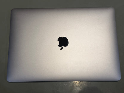 Apple MacBook Air 13 M1, 8-Core CPU und 7-Core GPU Late 2020 Space Grau Grau günstig gebraucht kaufen