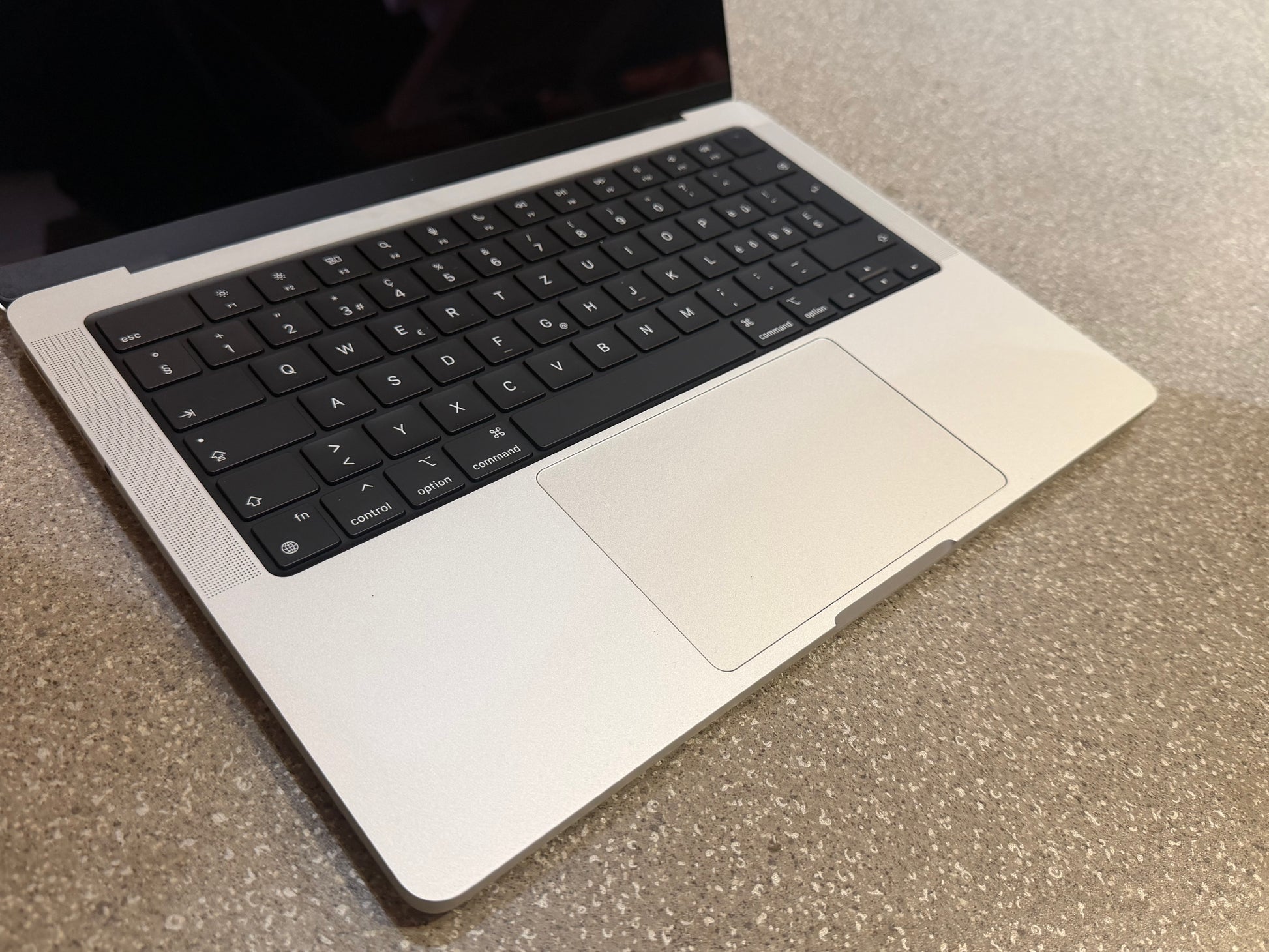 Apple MacBook Pro 14 Silber günstig gebraucht kaufen