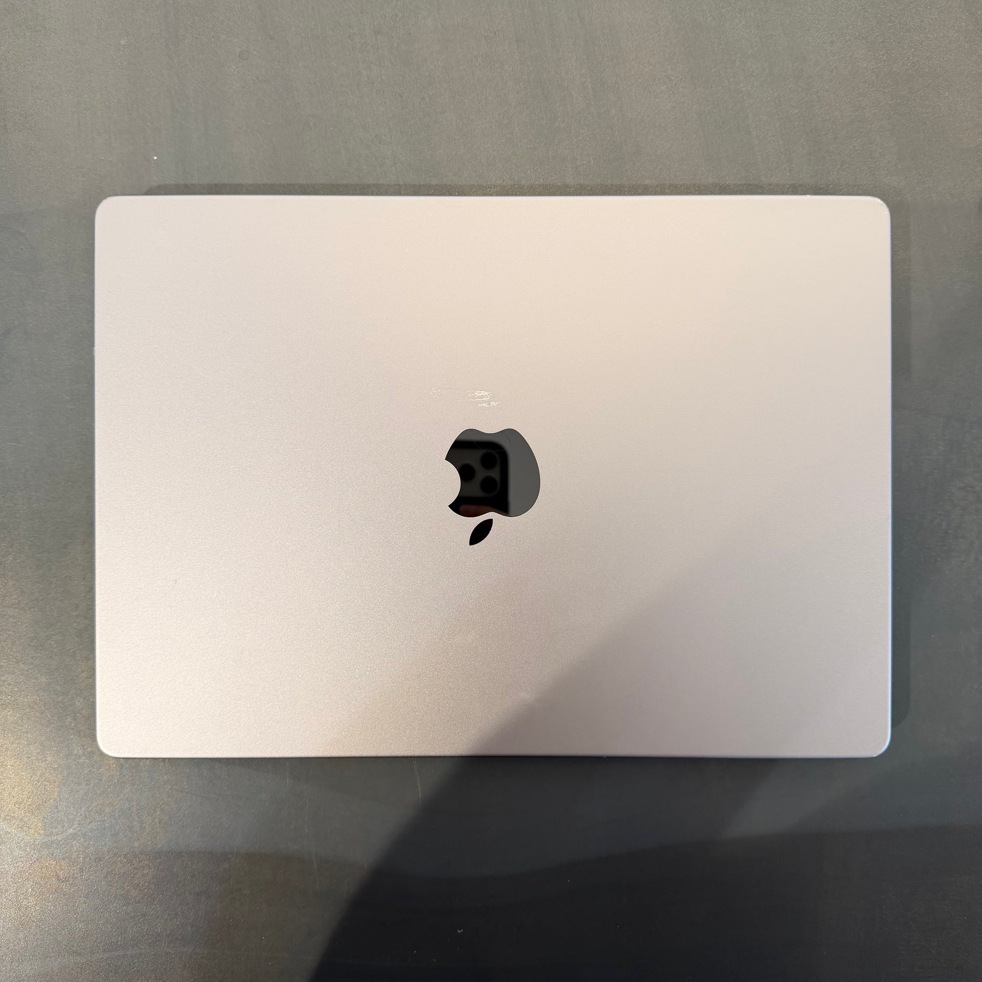 Apple MacBook Pro 14 Late 2023 Space Grau günstig gebraucht kaufen