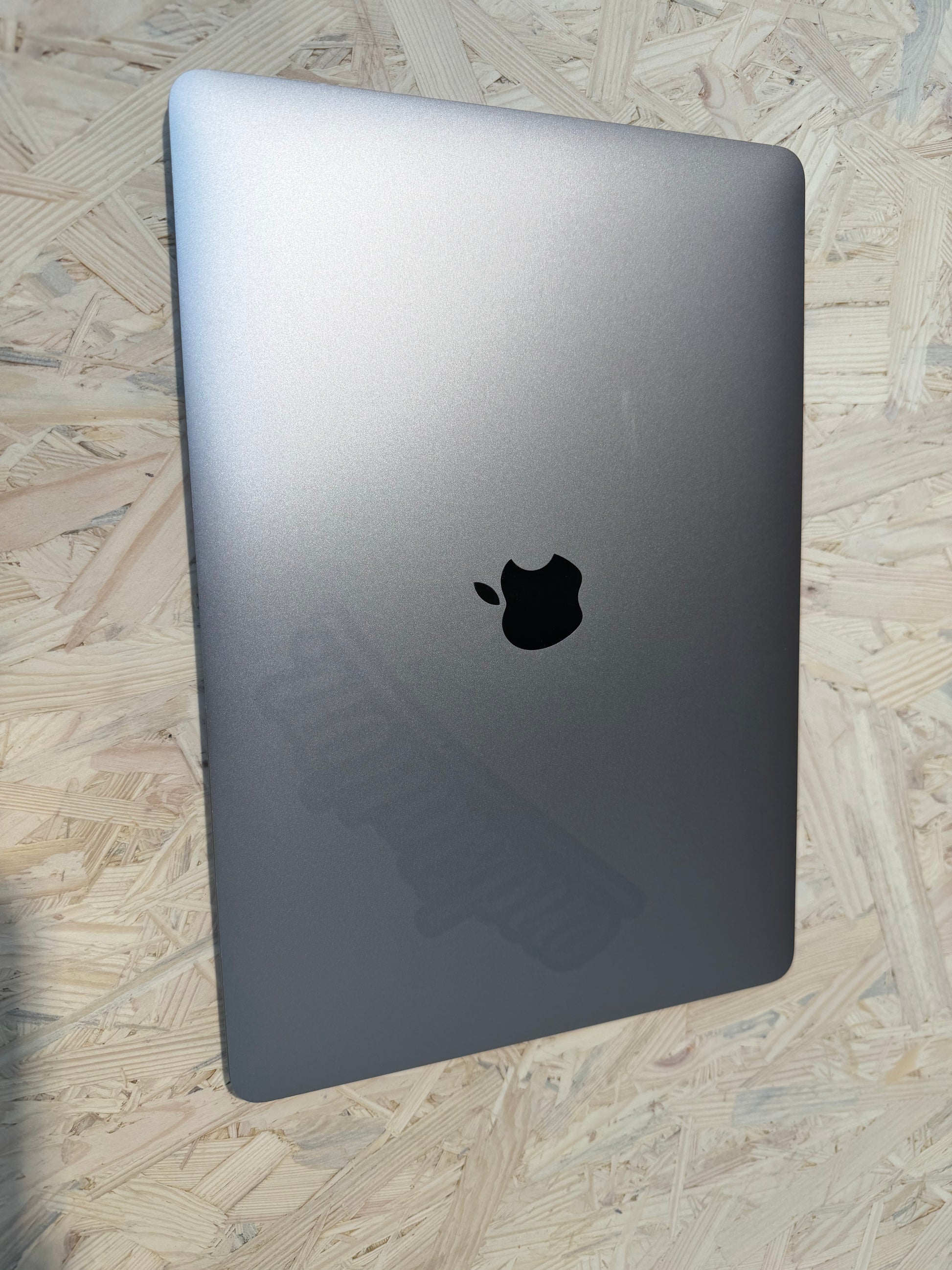 Apple MacBook Air 13 Space Grau günstig gebraucht kaufen