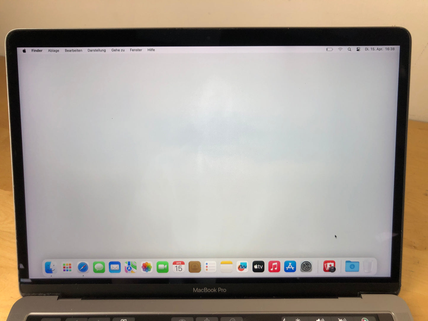 Apple MacBook Pro 13, mit Touch Bar Space Grau günstig gebraucht kaufen