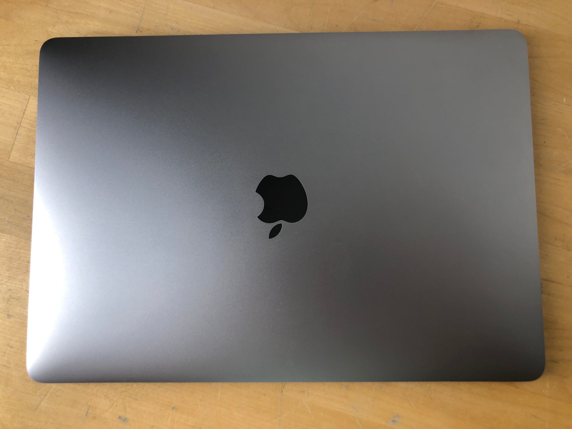 Apple MacBook Pro 13, mit Touch Bar Space Grau günstig gebraucht kaufen