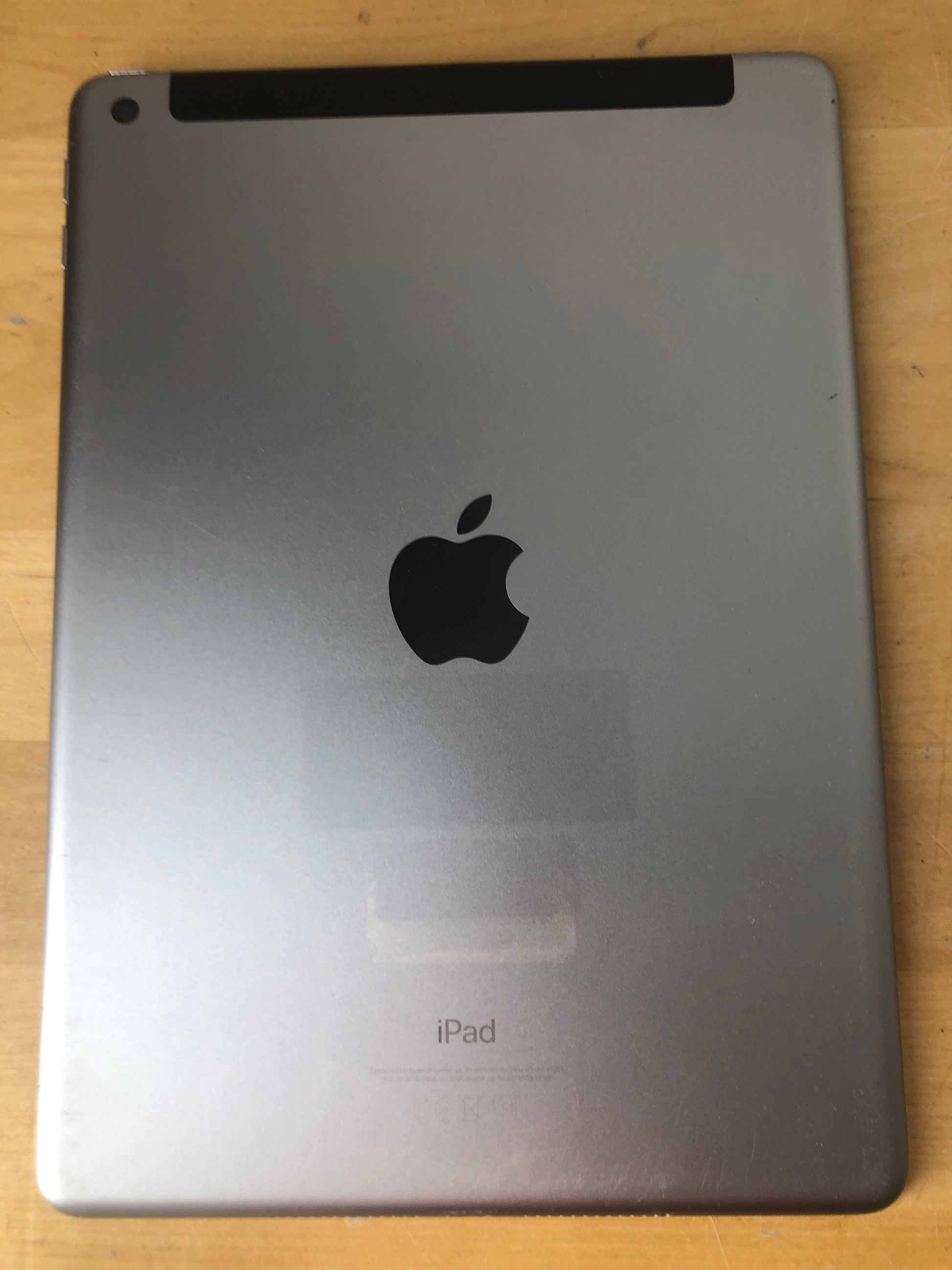 Apple iPad 6. Gen (2018)  6. Gen (2018) Space Grau Grau günstig gebraucht kaufen