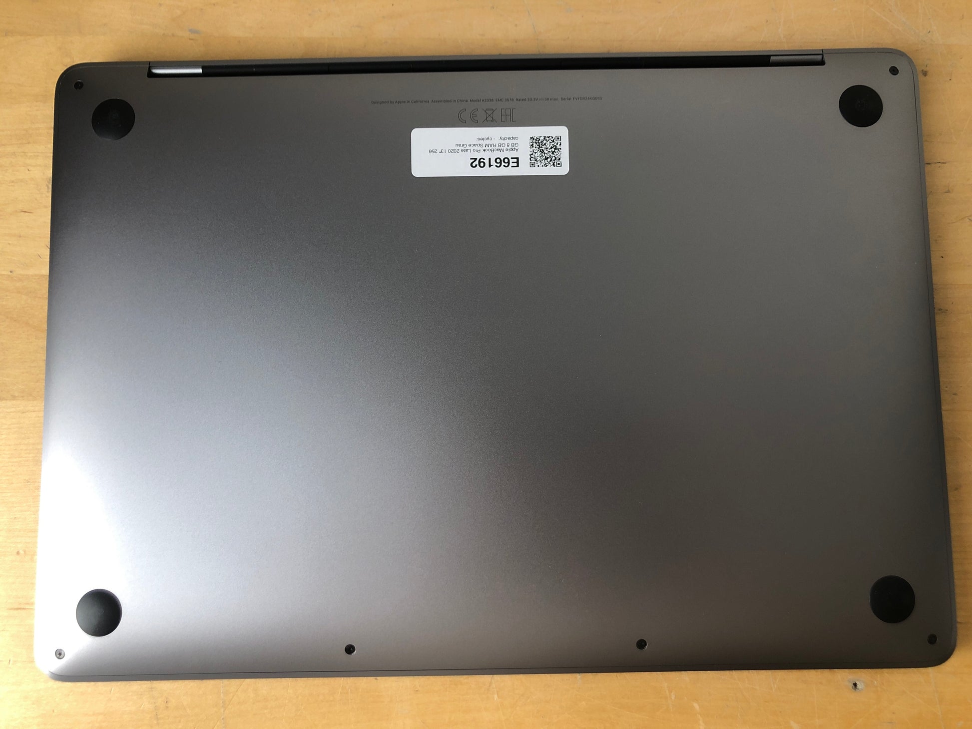 Apple MacBook Pro 13, mit Touch Bar Space Grau günstig gebraucht kaufen