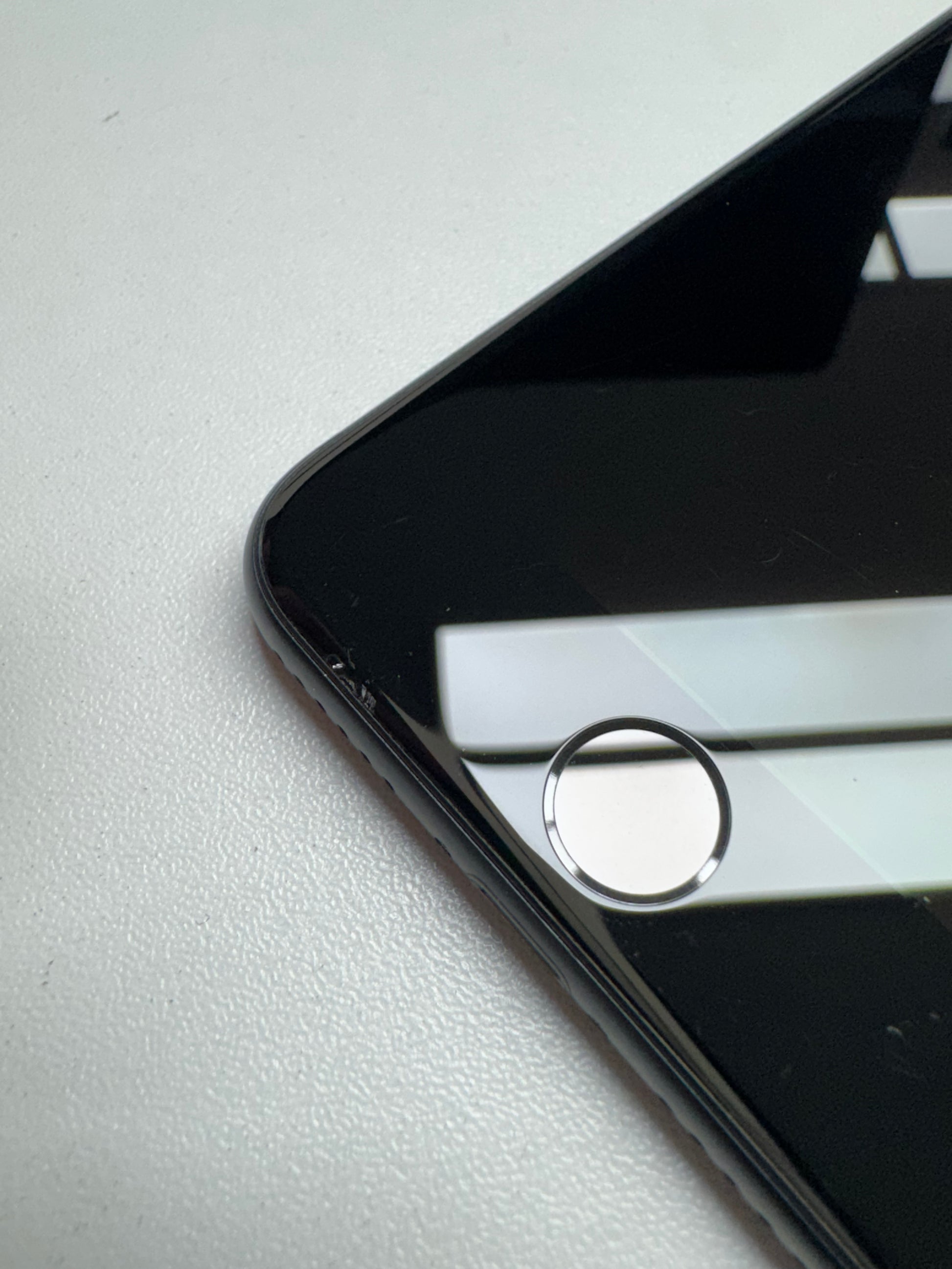 Apple iPhone SE (2020) Apple A13 Bionic SE (2020) Schwarz Schwarz günstig gebraucht kaufen