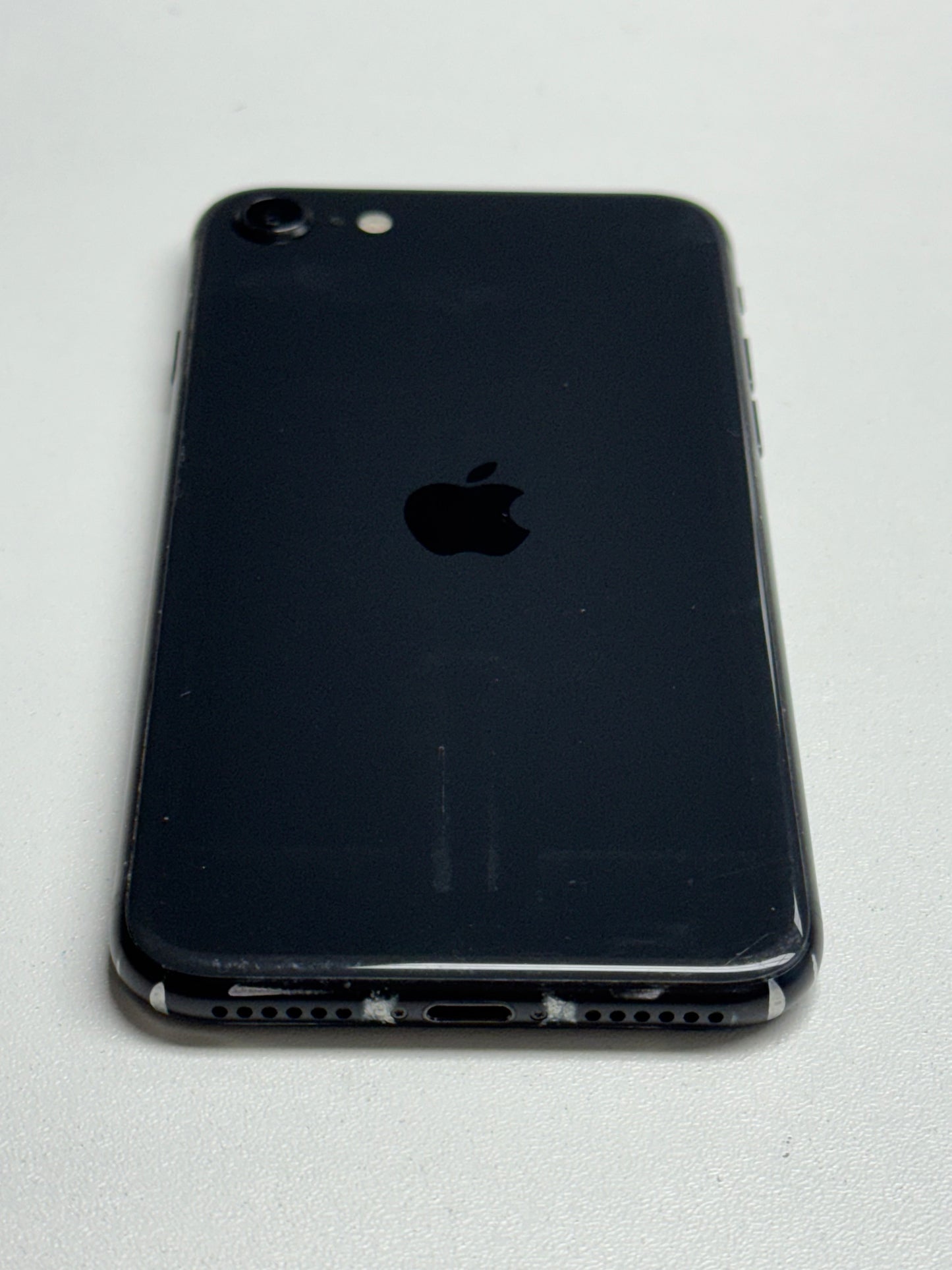 Apple iPhone SE (2020) Apple A13 Bionic SE (2020) Schwarz Schwarz günstig gebraucht kaufen