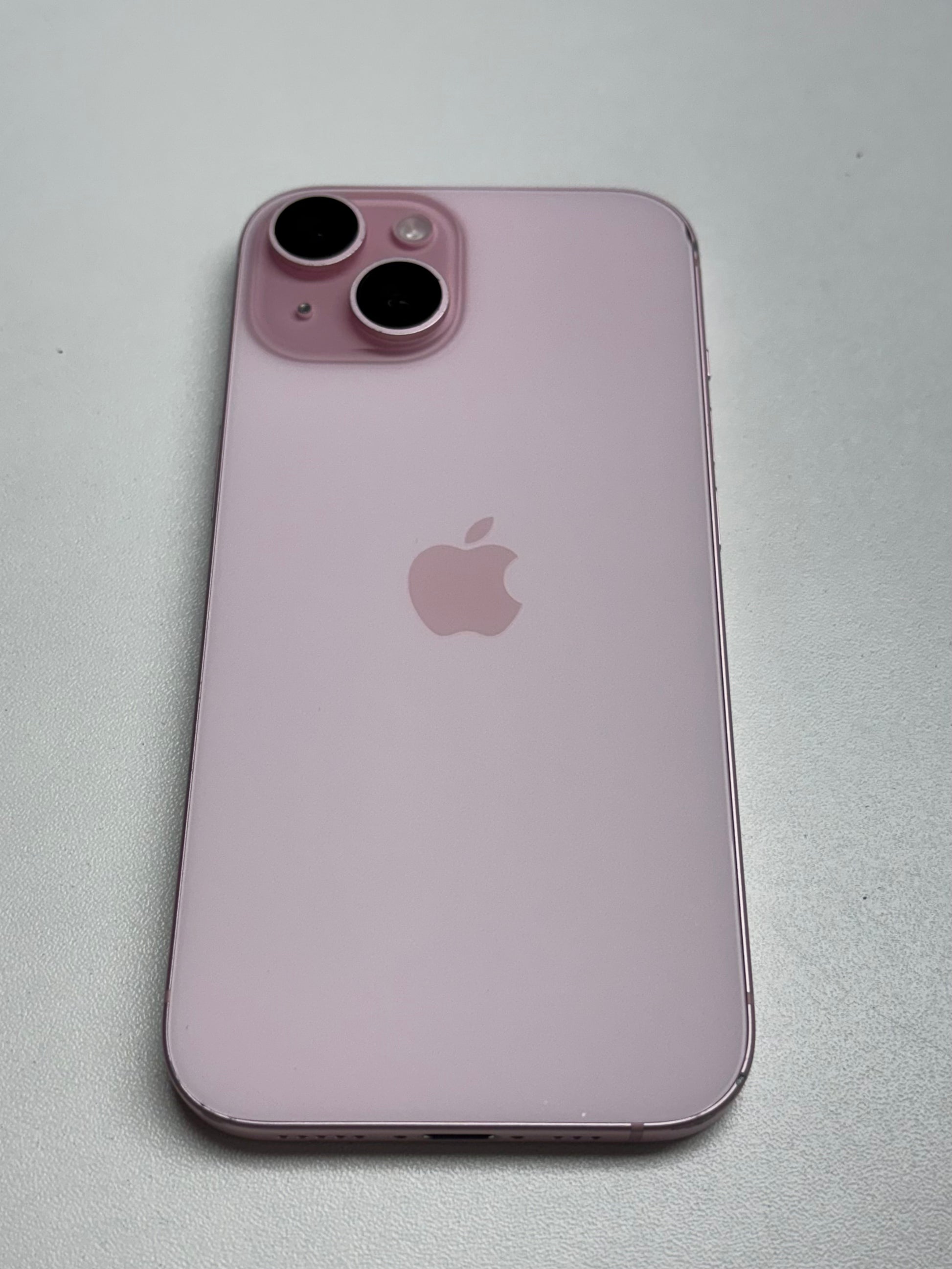 Apple iPhone 15 Rosé günstig gebraucht kaufen