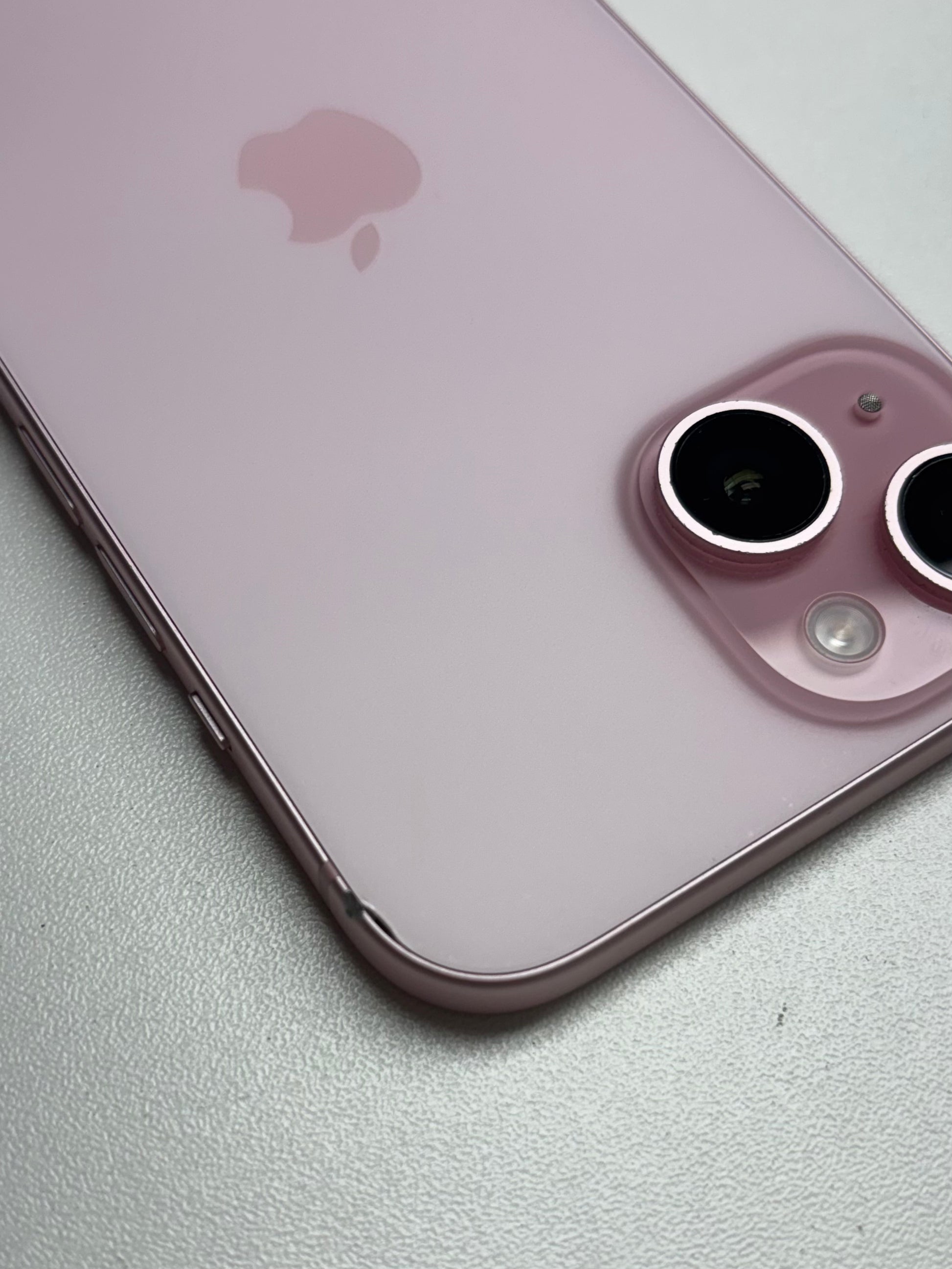 Apple iPhone 15 Rosé günstig gebraucht kaufen