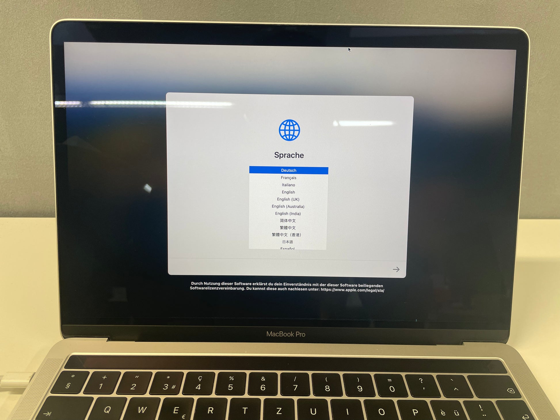 Apple MacBook Pro 13, mit Touch Bar Silber günstig gebraucht kaufen