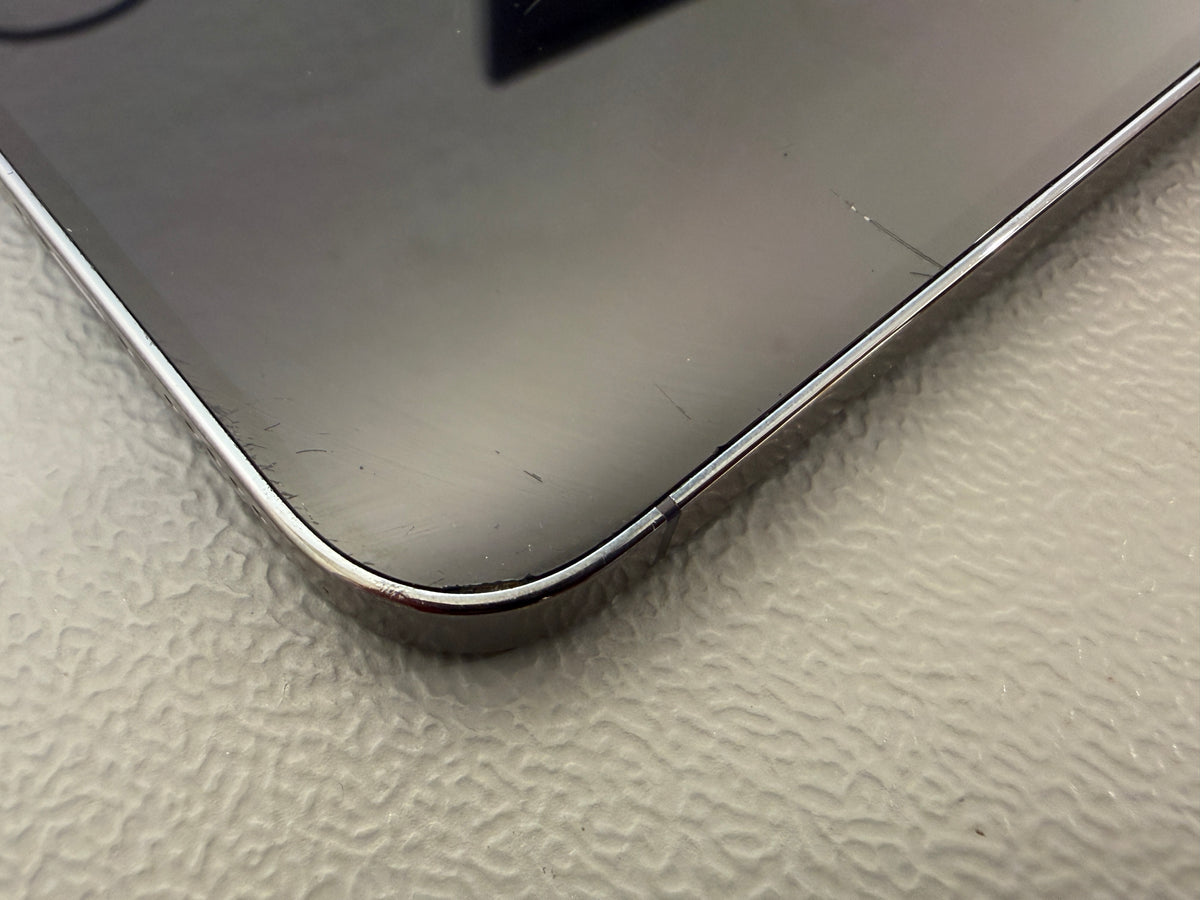 Apple iPhone 14 Pro Apple A16 Bionic (4 nm) 14 Pro Dunkellila Violett günstig gebraucht kaufen