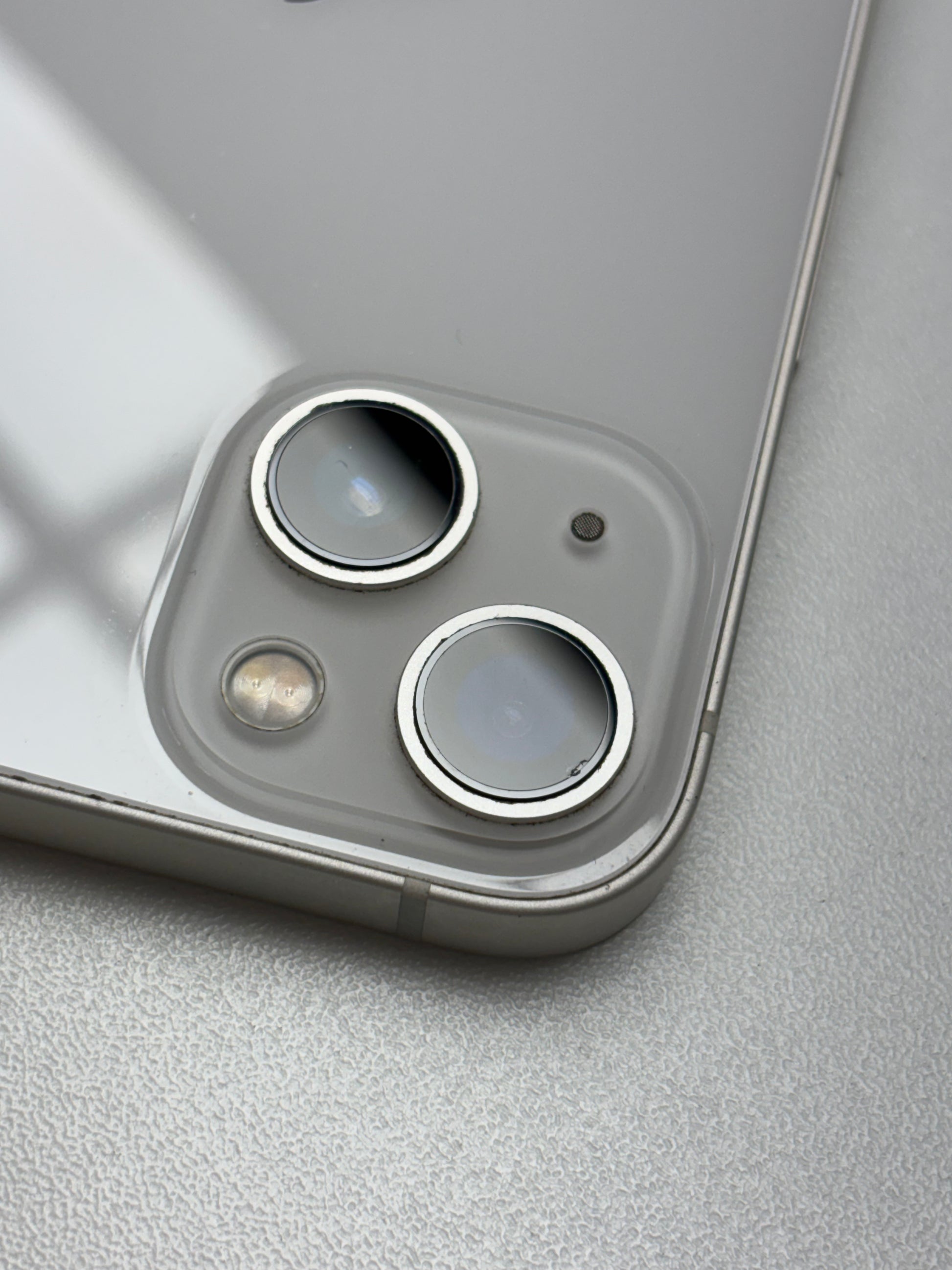 Apple iPhone 13 Apple A15 Bionic (5 nm) 13 Polarstern Weiss günstig gebraucht kaufen