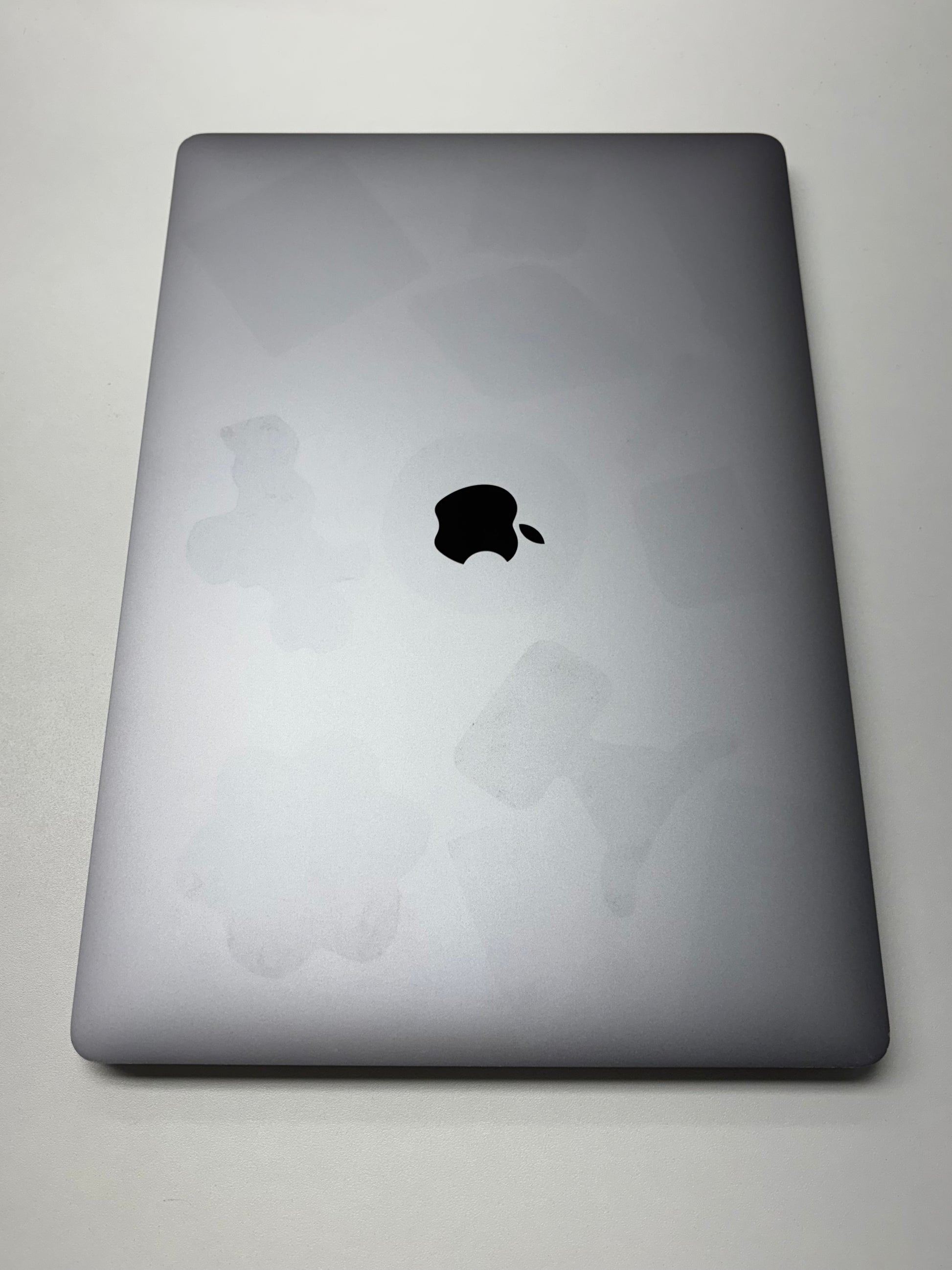 Apple MacBook Pro 16, mit Touch Bar Space Gray günstig gebraucht kaufen