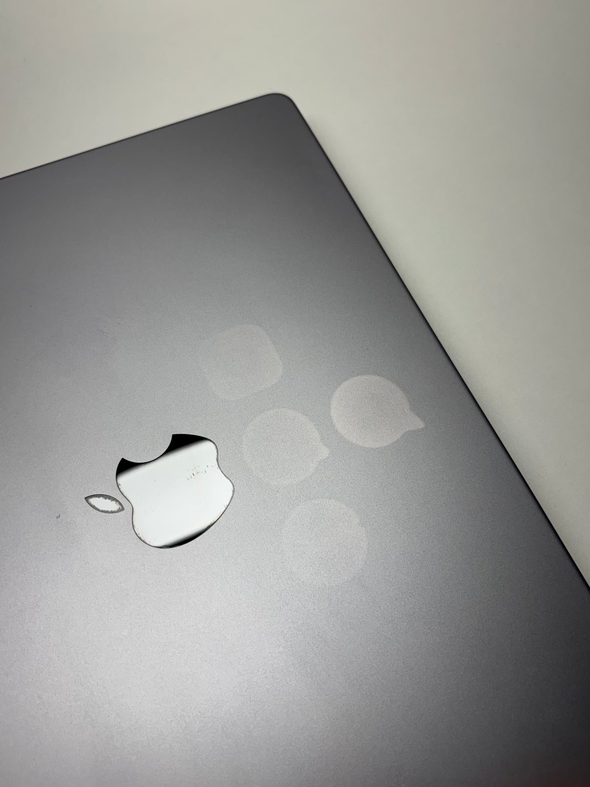 Apple MacBook Pro 14 Space Grau günstig gebraucht kaufen