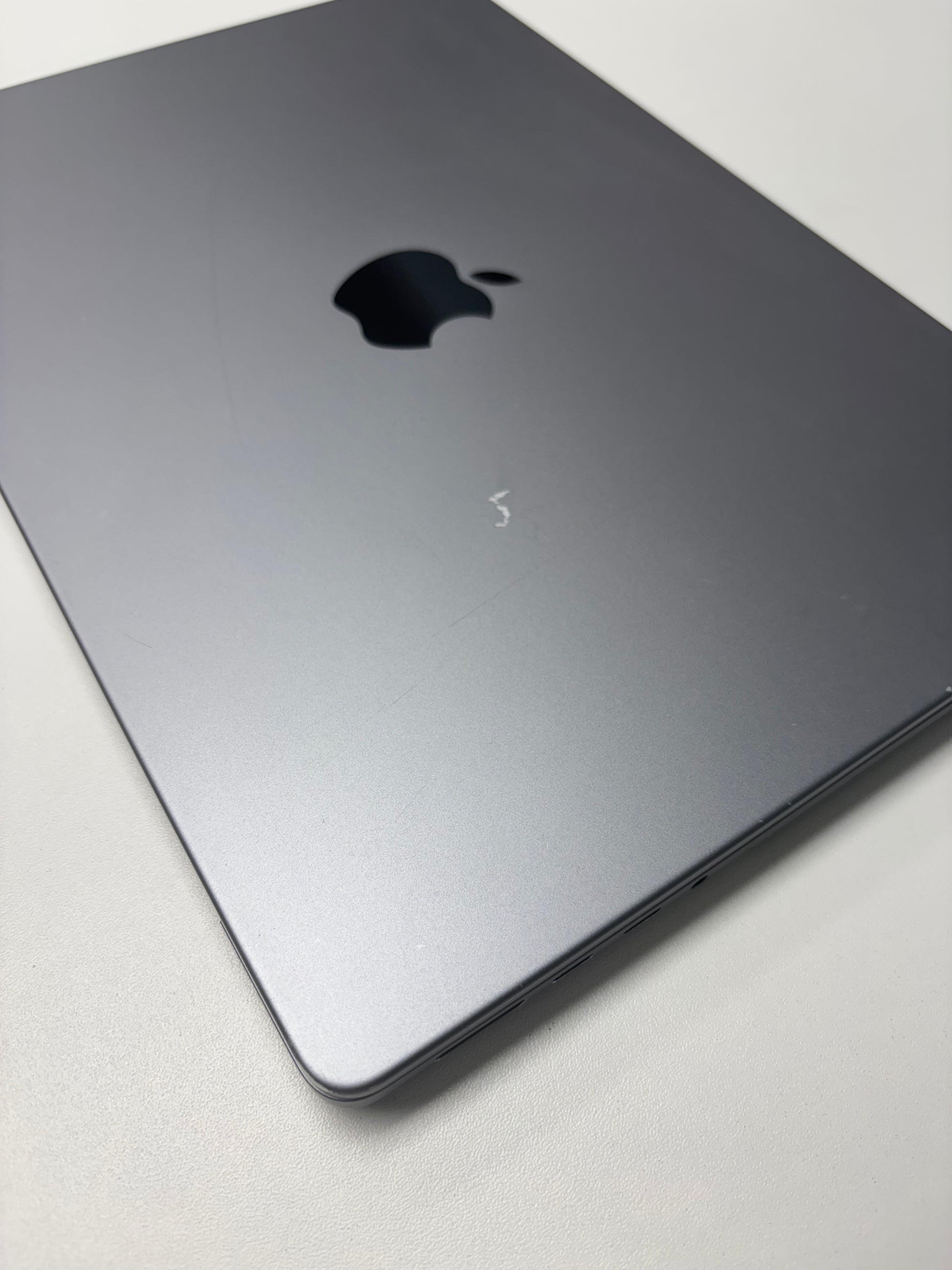 Apple MacBook Pro 14 Space Grau günstig gebraucht kaufen