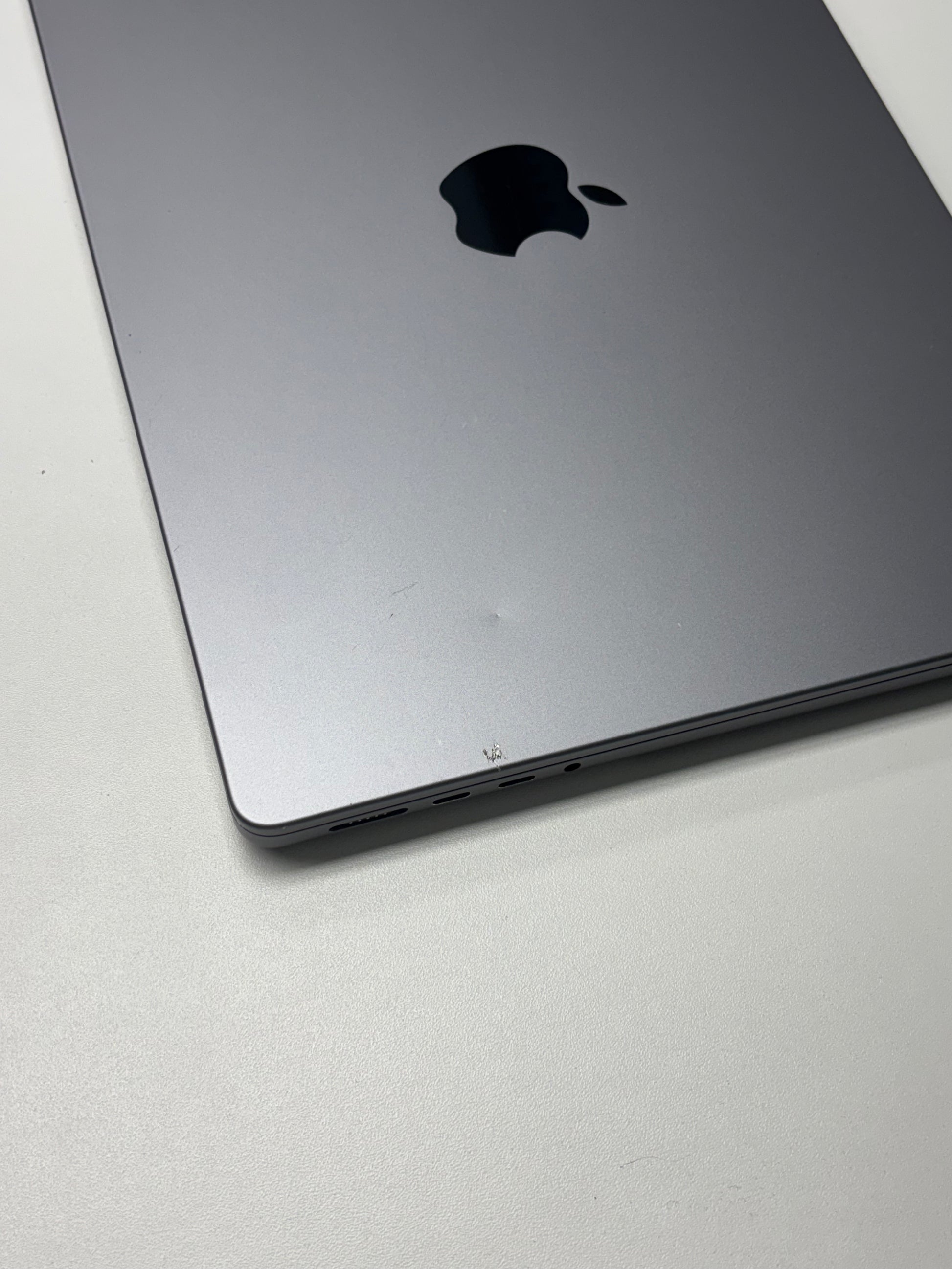 Apple MacBook Pro 14 Space Grau günstig gebraucht kaufen