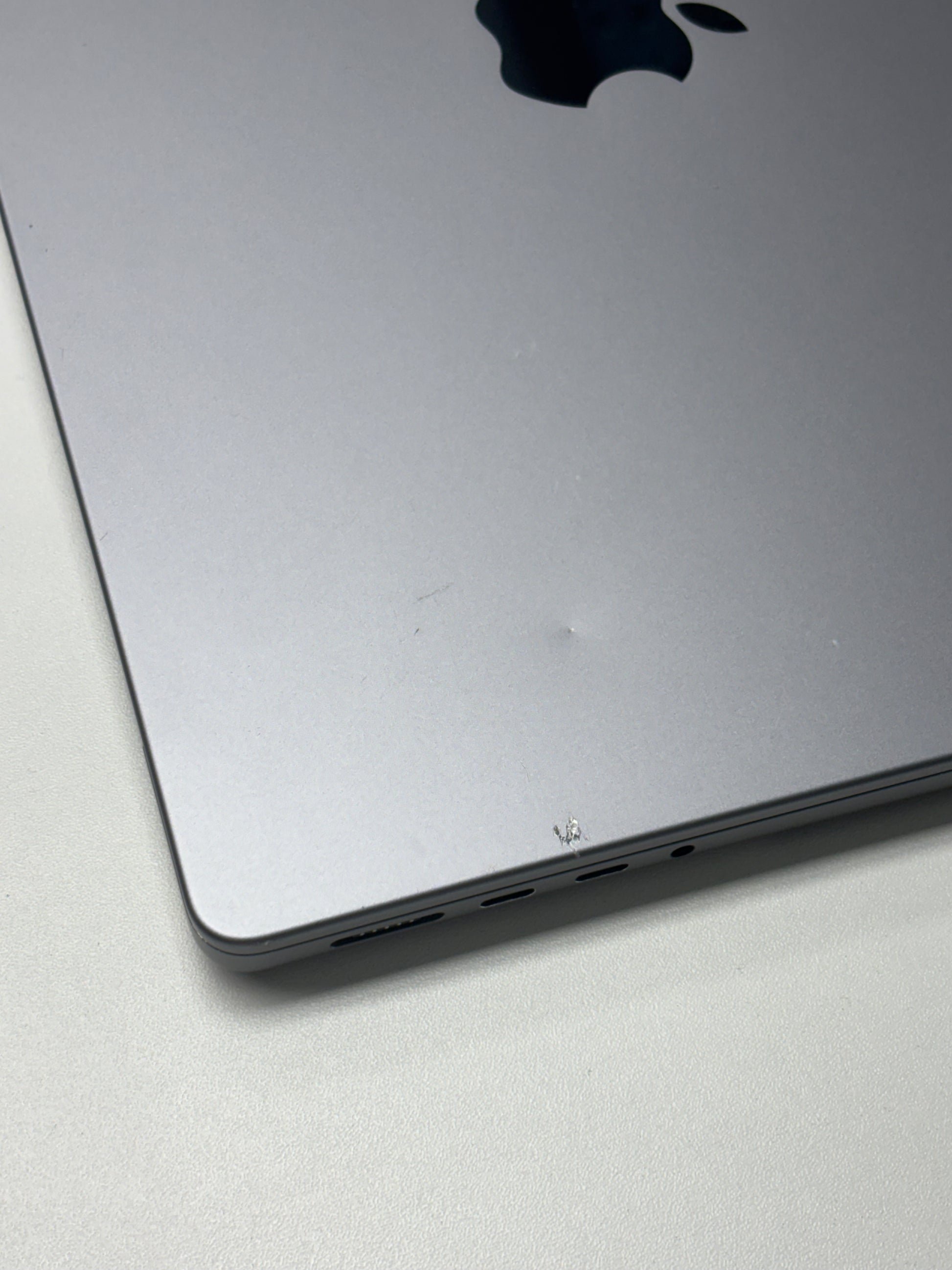 Apple MacBook Pro 14 Space Grau günstig gebraucht kaufen