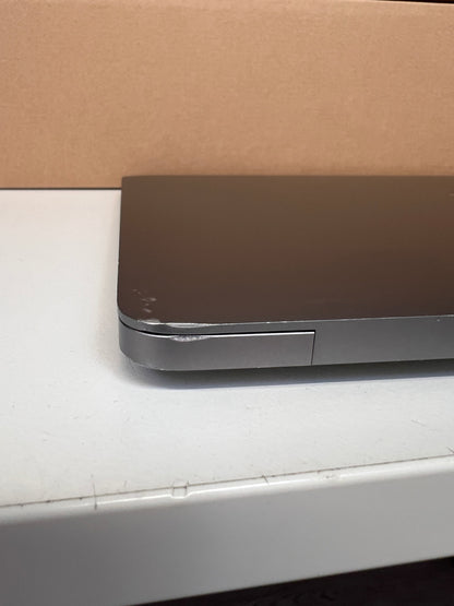 Apple MacBook Air 13 M1, 8-Core CPU und 7-Core GPU Late 2020 Space Grau Grau günstig gebraucht kaufen