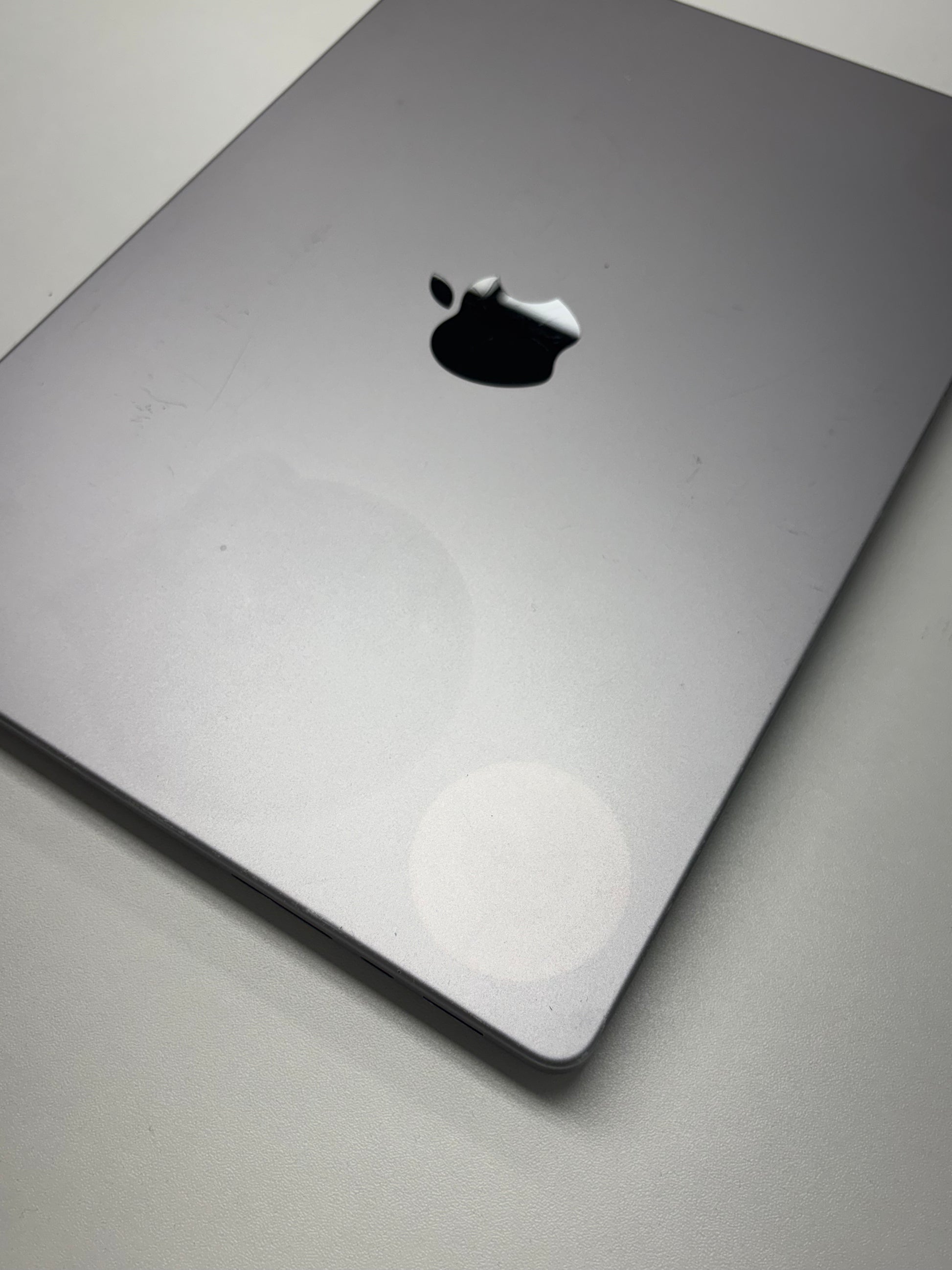 Apple MacBook Pro 14 Space Grau günstig gebraucht kaufen