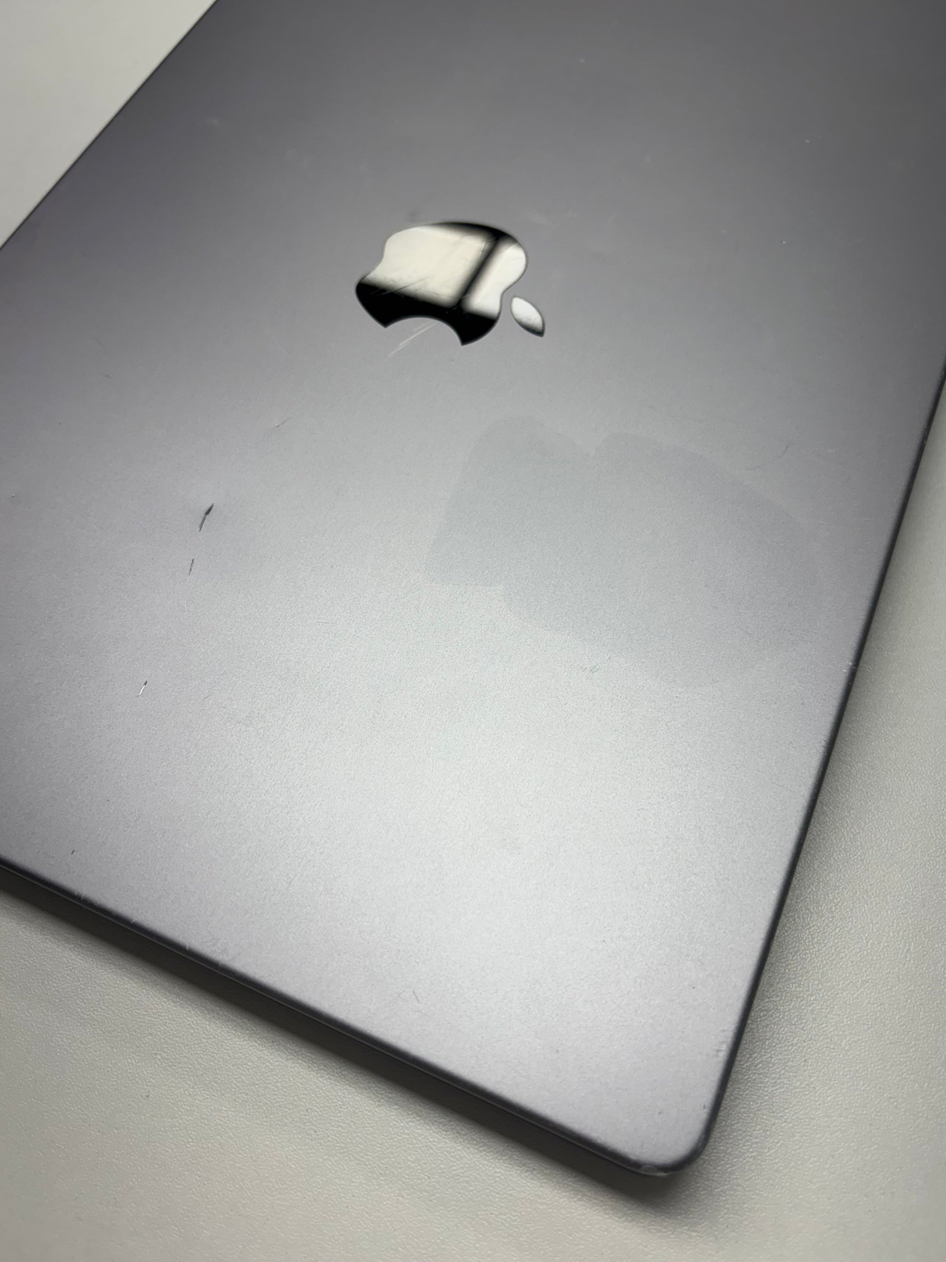 Apple MacBook Pro 14 Space Grau günstig gebraucht kaufen