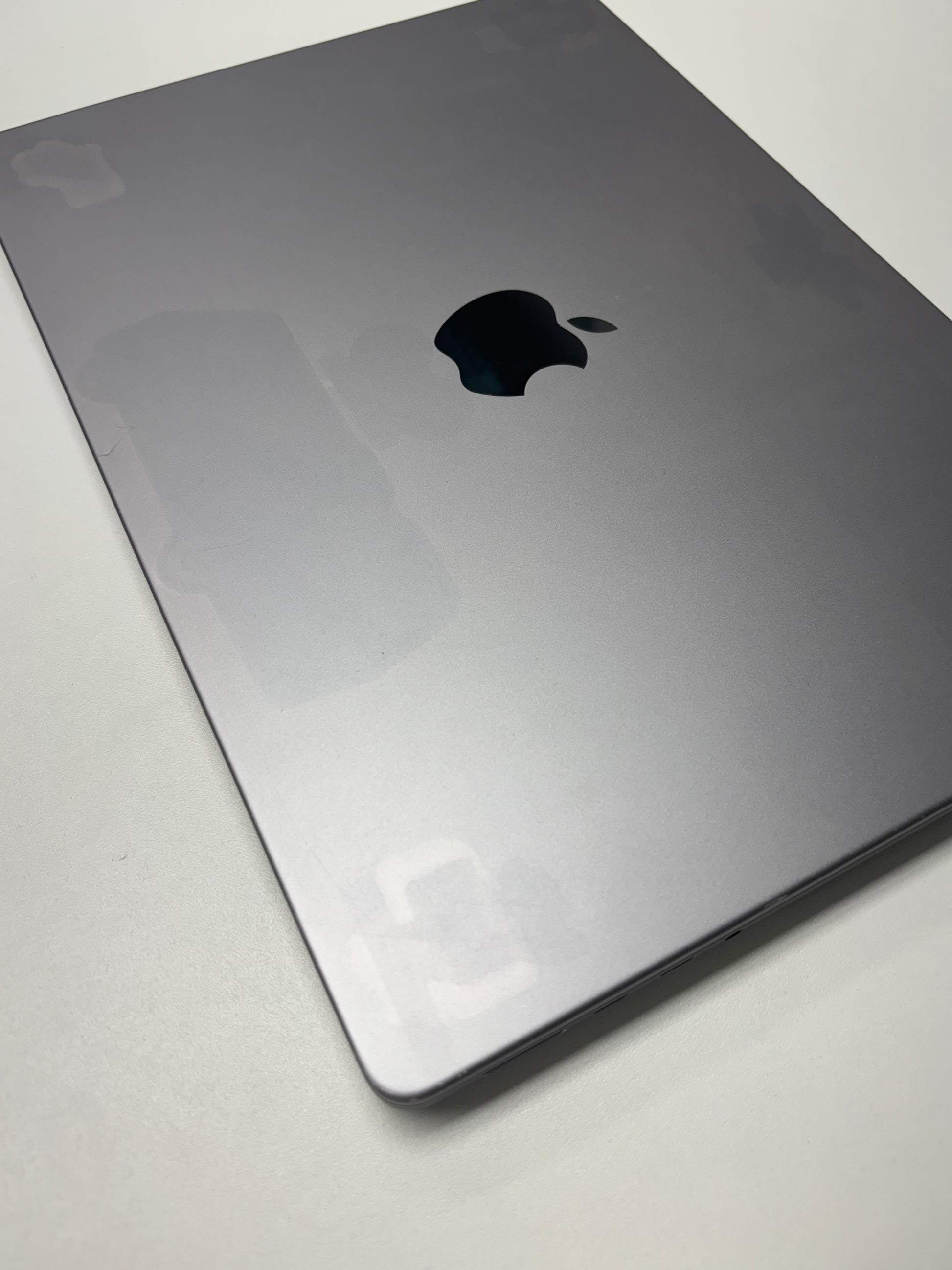 Apple MacBook Pro 14 Space Grau günstig gebraucht kaufen
