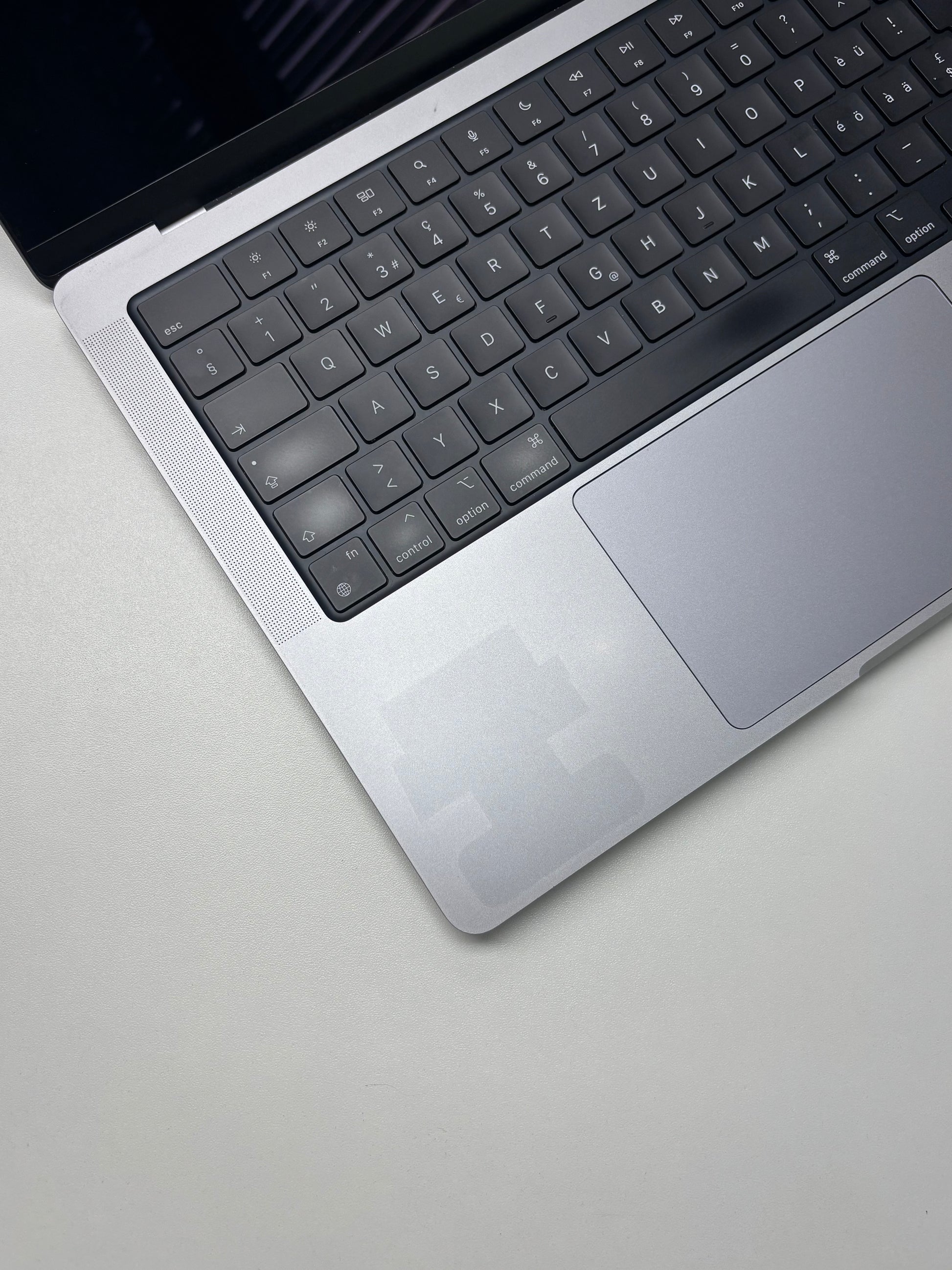 Apple MacBook Pro 14 Space Grau günstig gebraucht kaufen