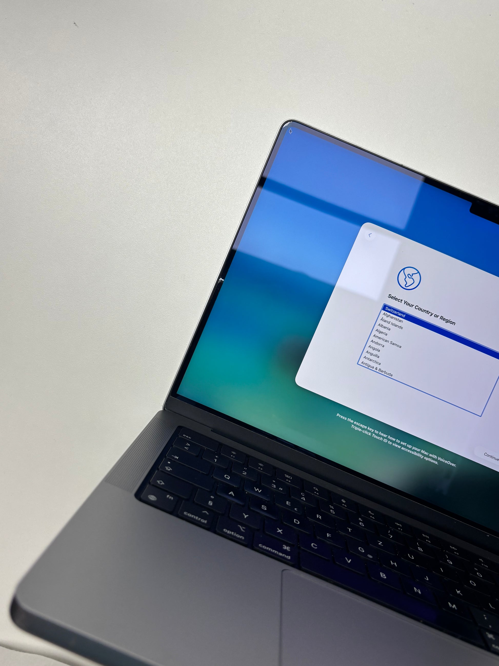 Apple MacBook Pro 14 Space Grau günstig gebraucht kaufen