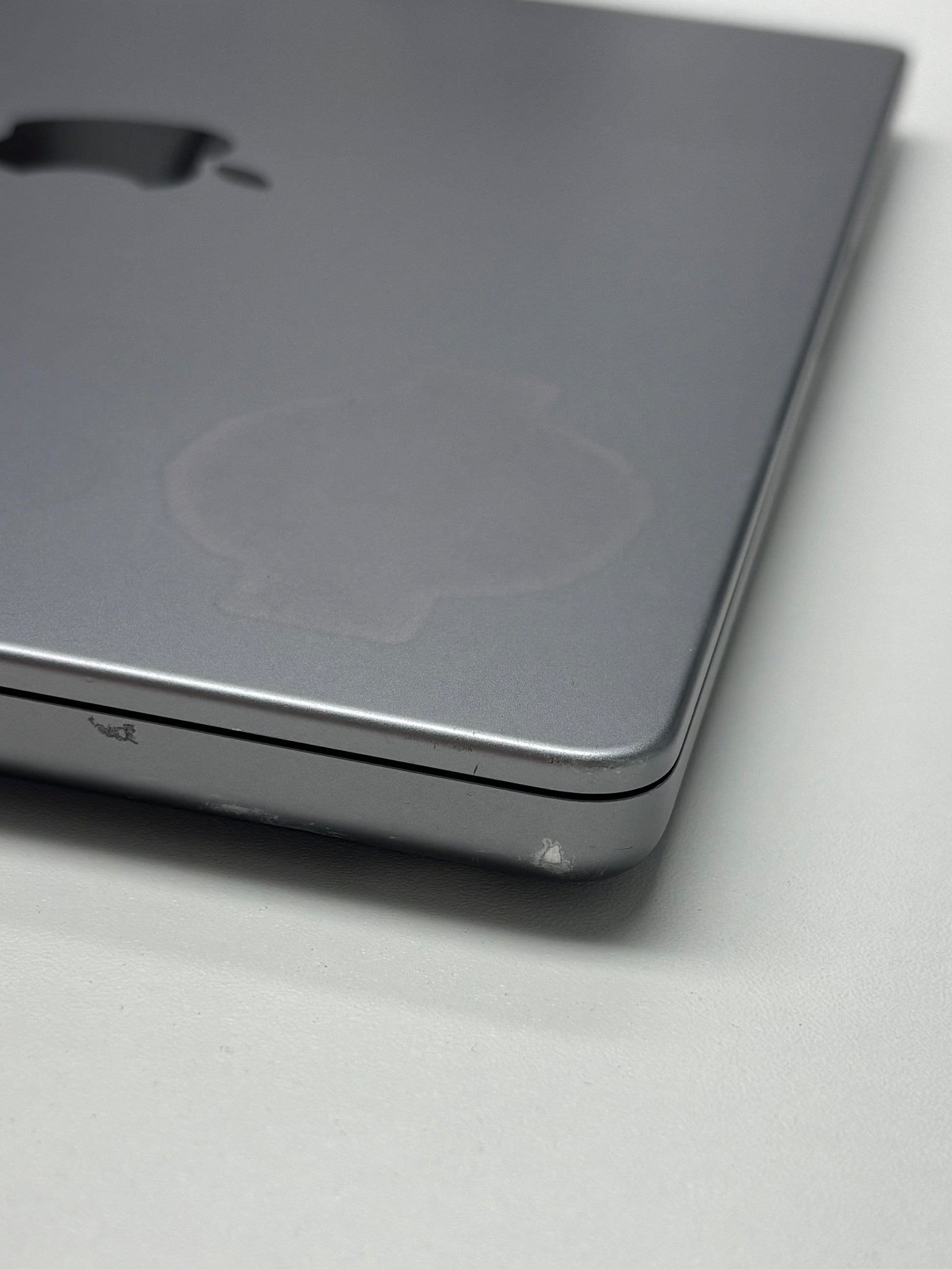 Apple MacBook Pro 14 Space Grau günstig gebraucht kaufen