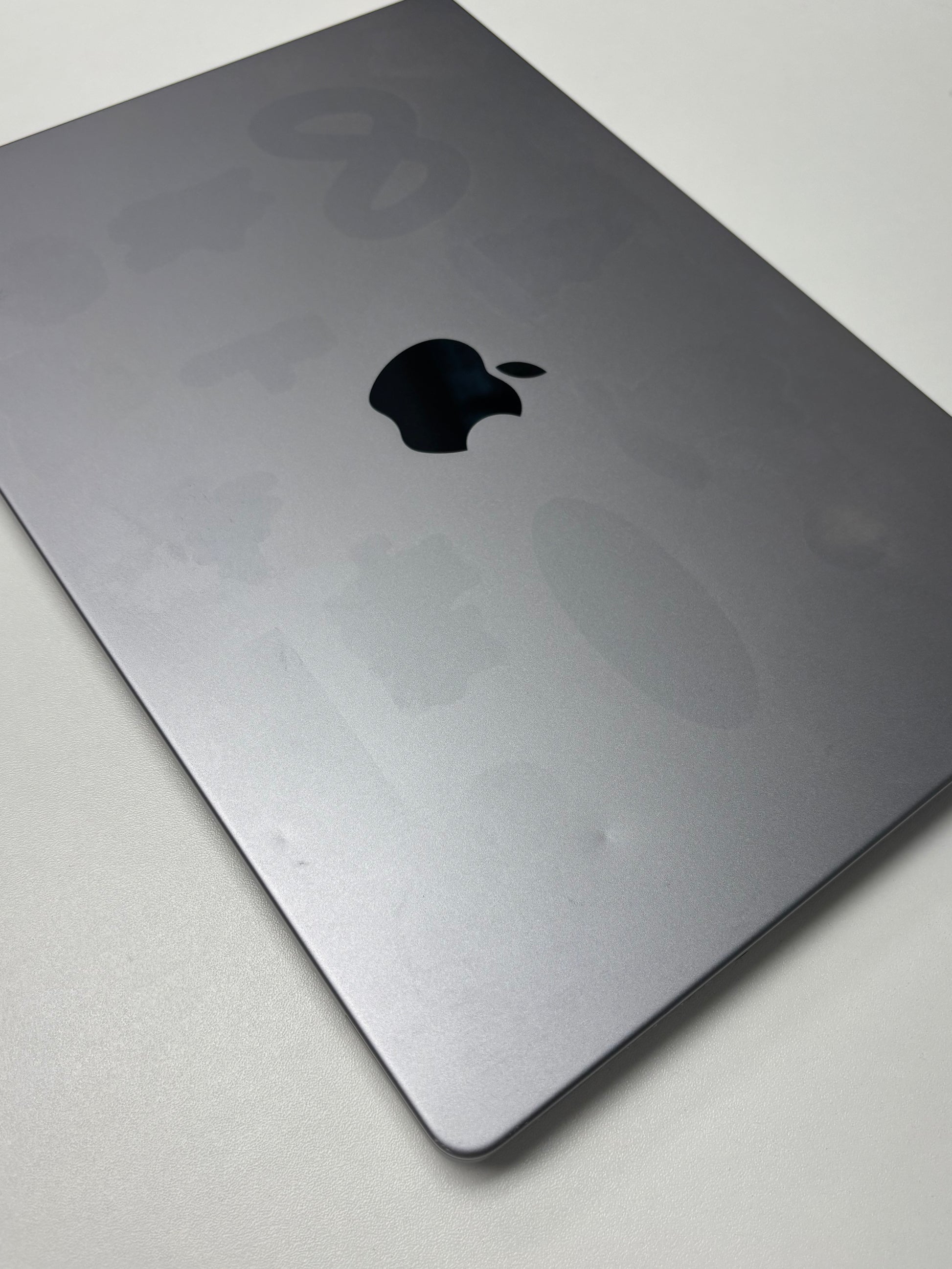 Apple MacBook Pro 14 Space Grau günstig gebraucht kaufen