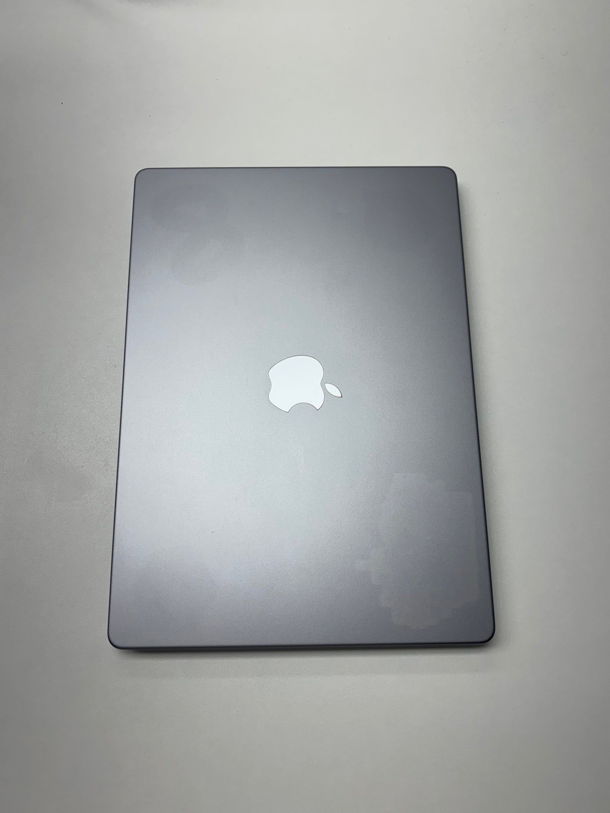 Apple MacBook Pro 14 Space Grau günstig gebraucht kaufen
