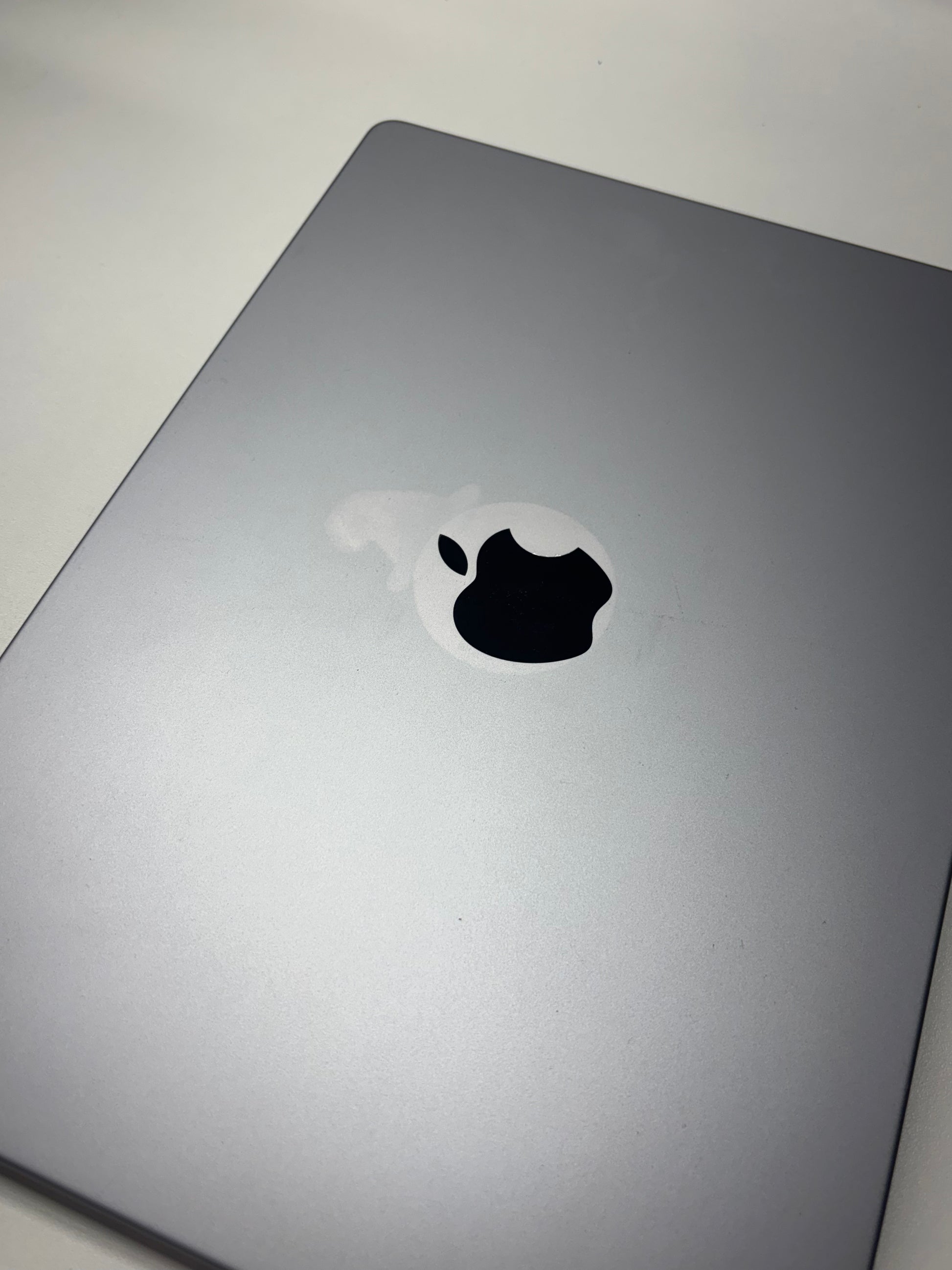 Apple MacBook Pro 14 Space Grau günstig gebraucht kaufen