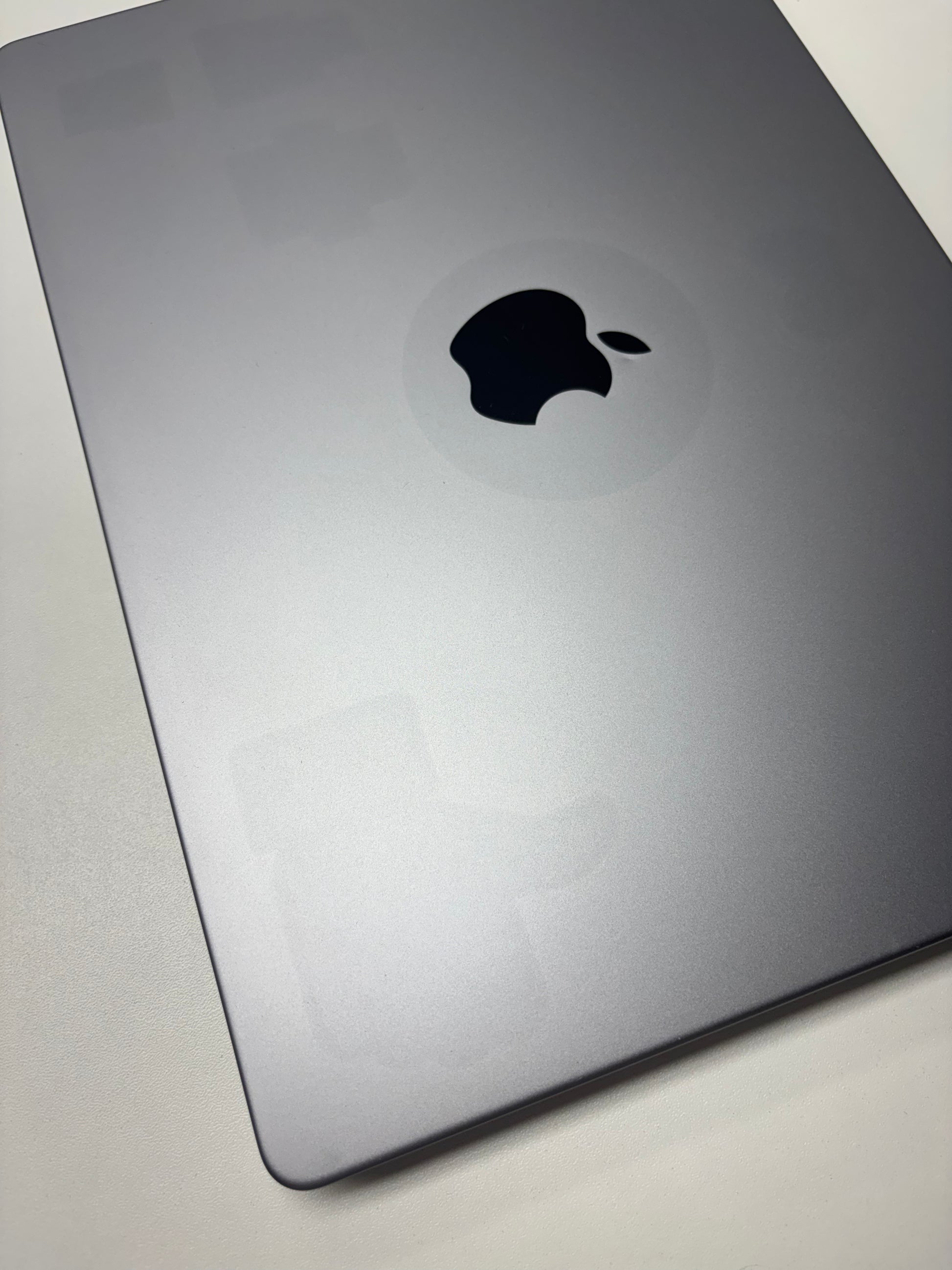 Apple MacBook Pro 14 Space Grau günstig gebraucht kaufen