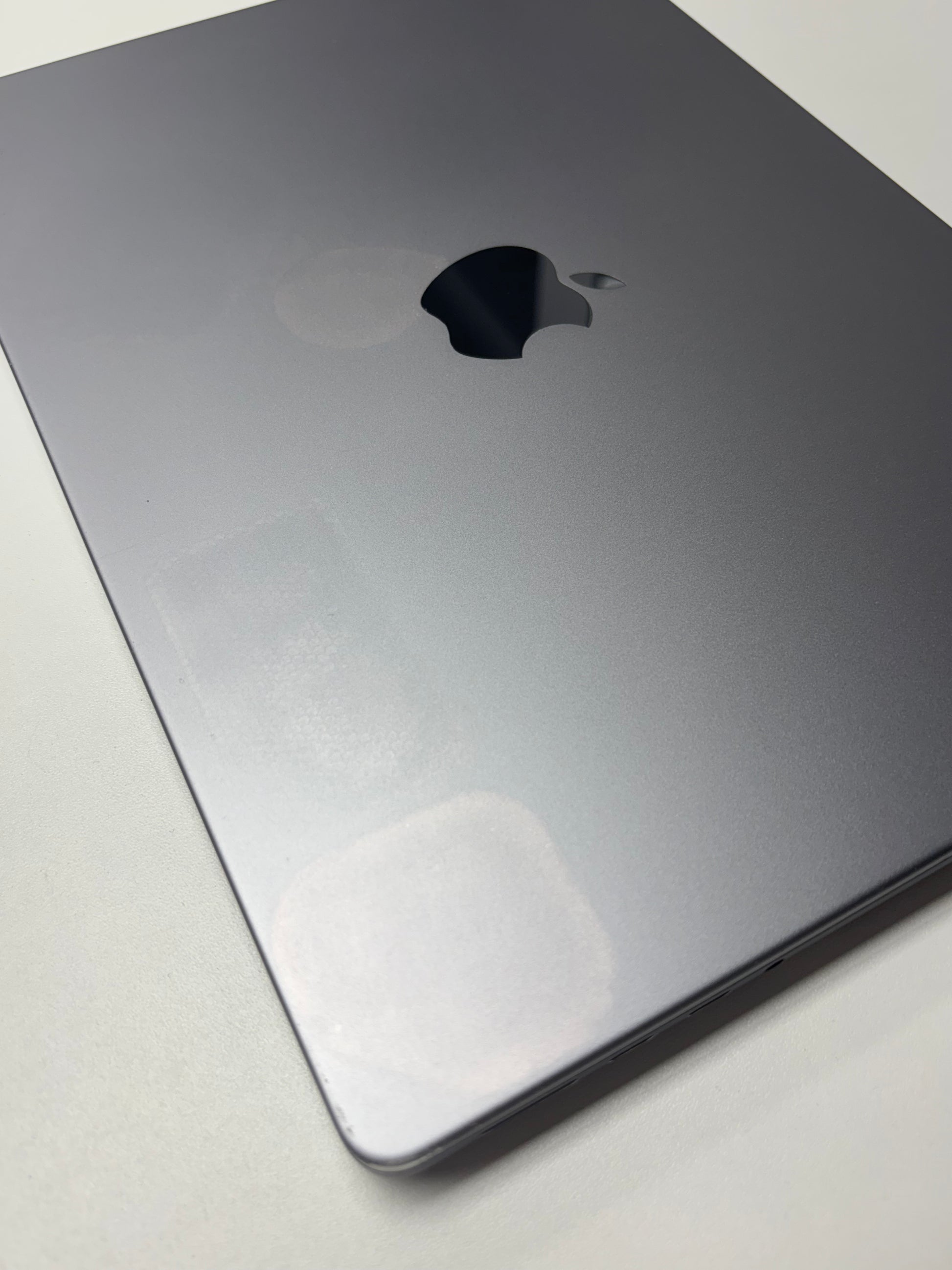 Apple MacBook Pro 14 Space Grau günstig gebraucht kaufen