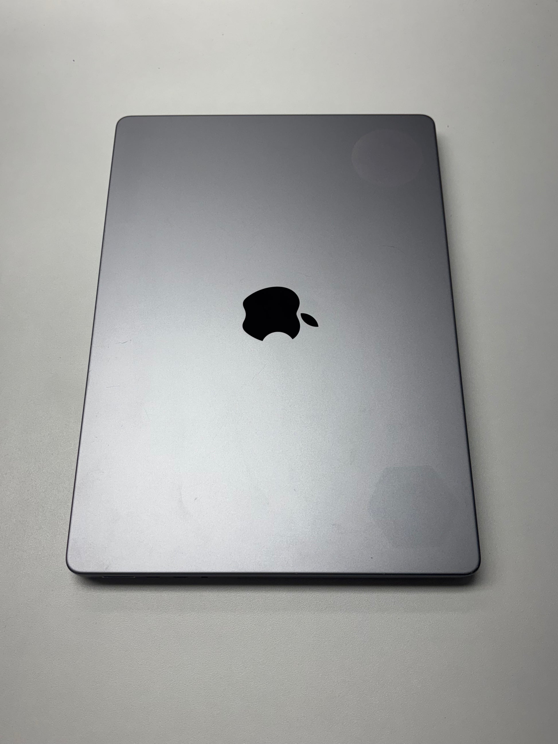 Apple MacBook Pro 14 Space Grau günstig gebraucht kaufen