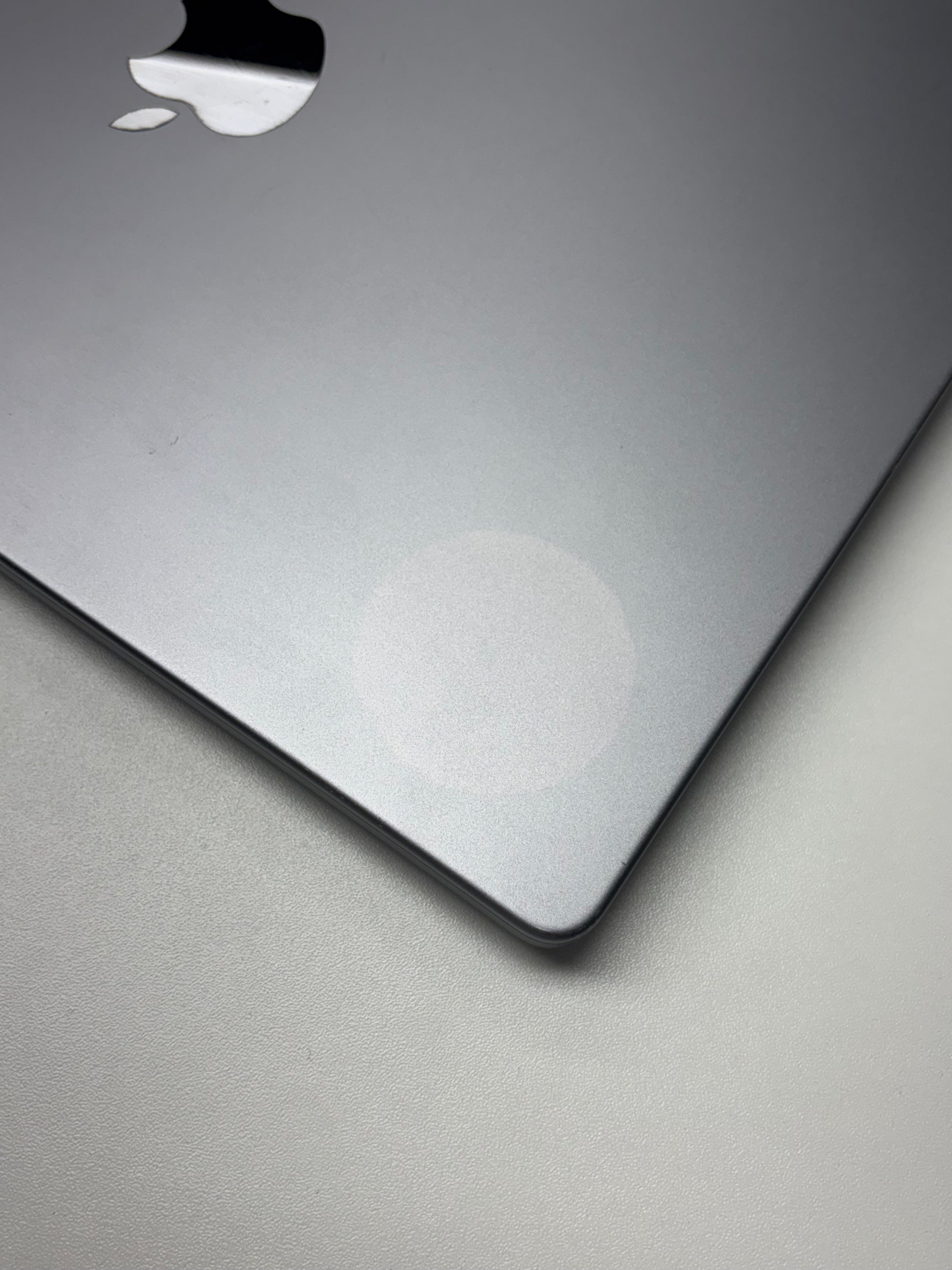 Apple MacBook Pro 14 Space Grau günstig gebraucht kaufen