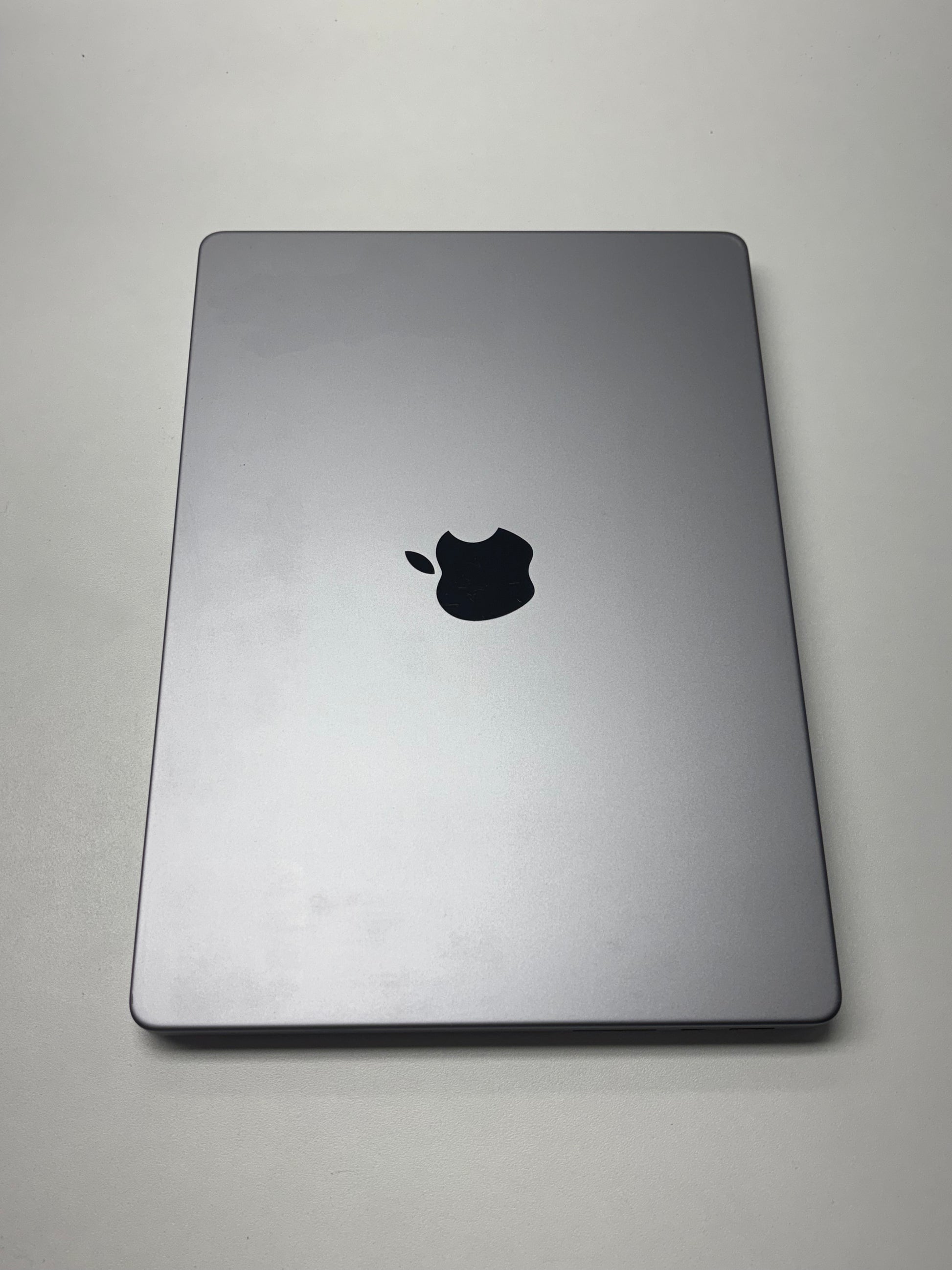 Apple MacBook Pro 14 Space Grau günstig gebraucht kaufen