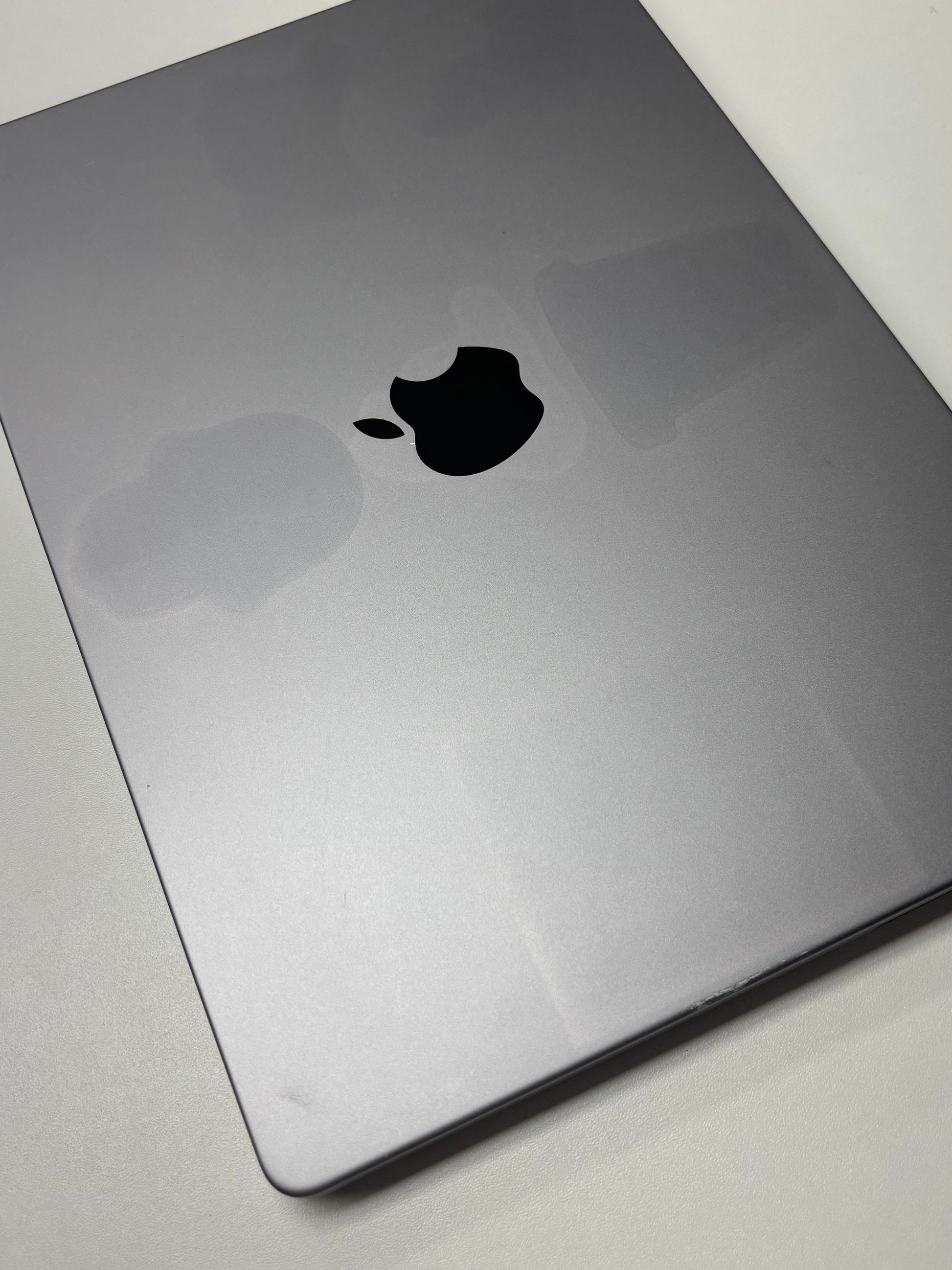 Apple MacBook Pro 14 Space Grau günstig gebraucht kaufen