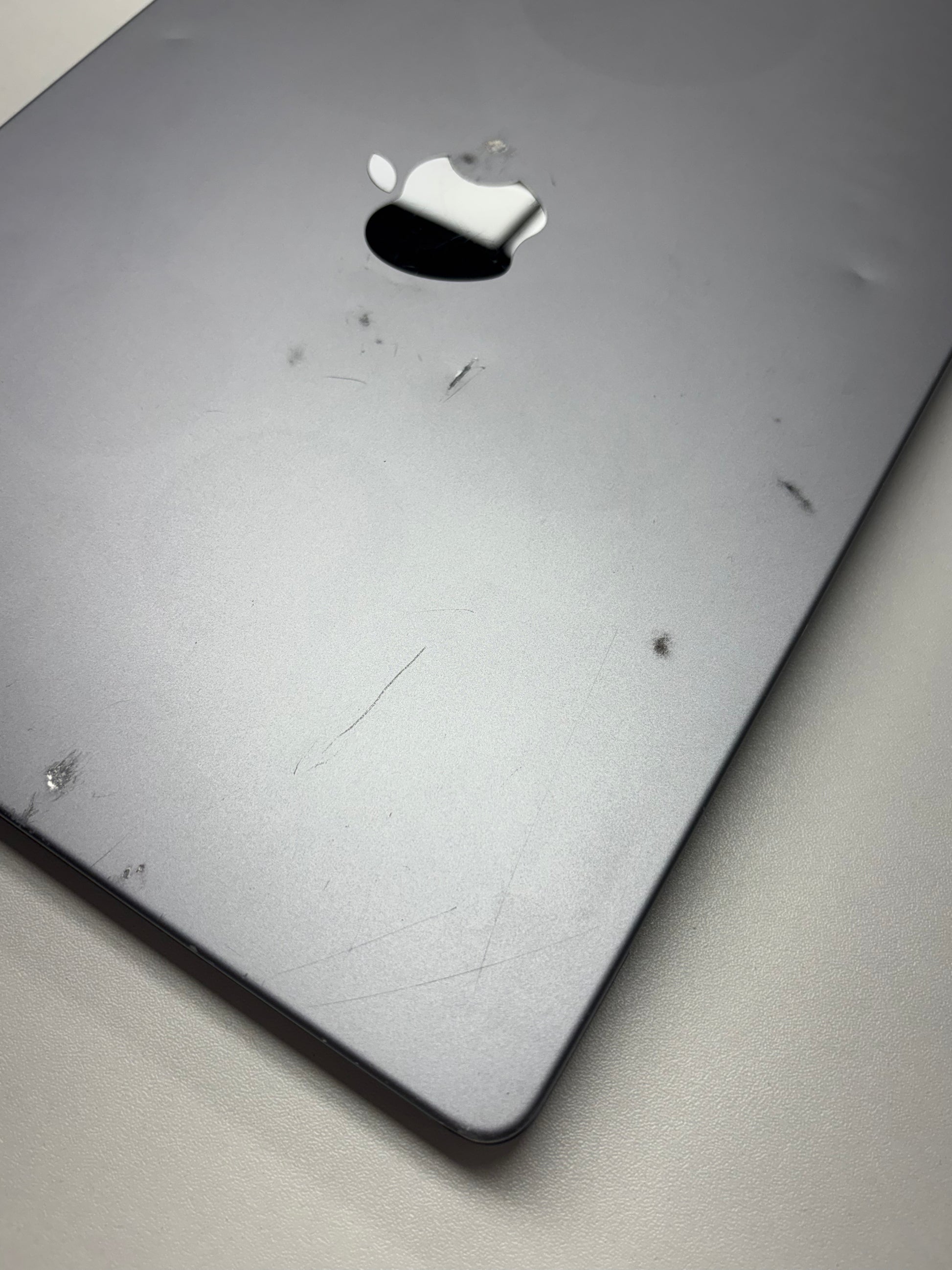 Apple MacBook Pro 14 Space Grau günstig gebraucht kaufen