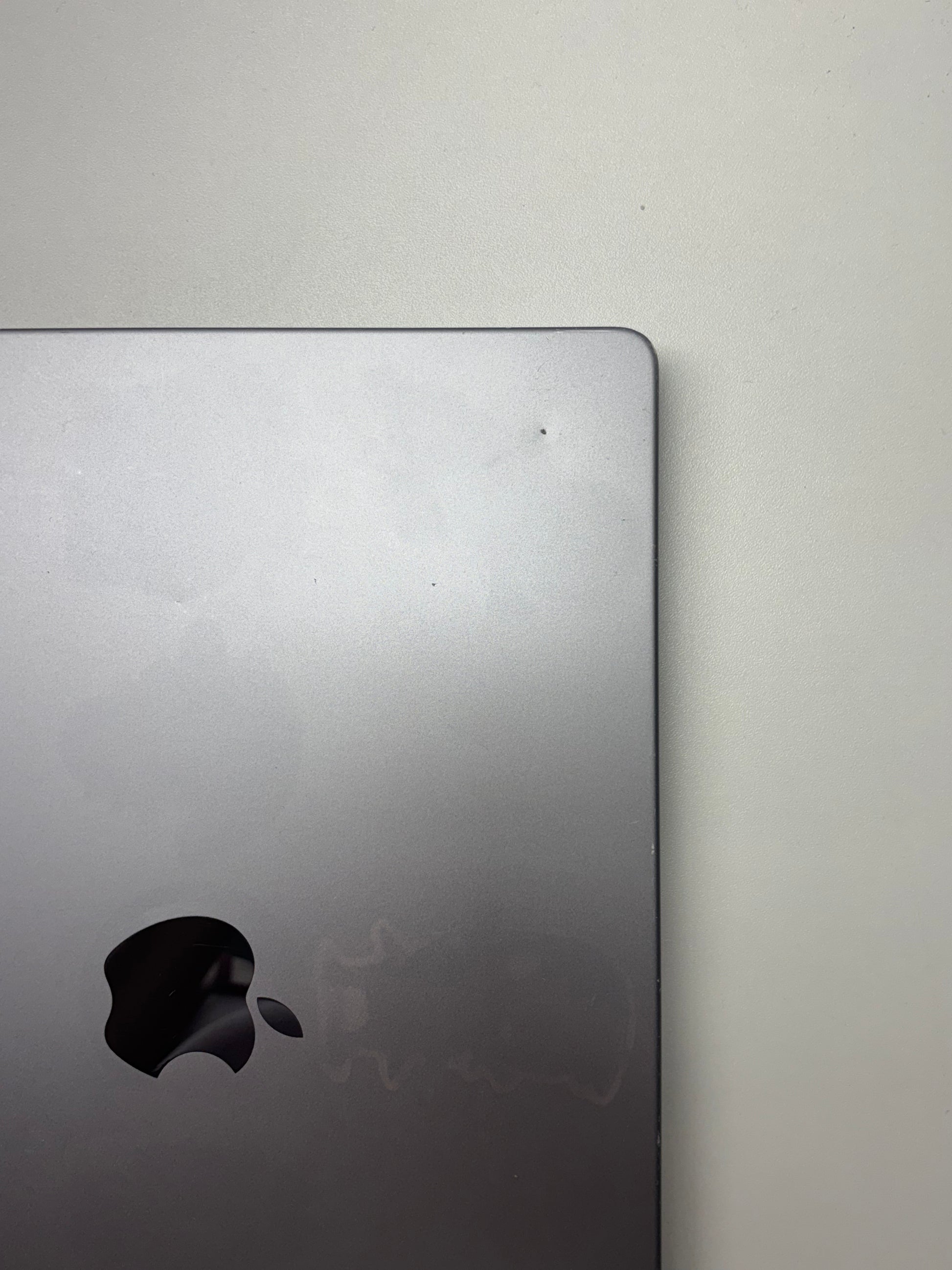Apple MacBook Pro 14 Space Grau günstig gebraucht kaufen