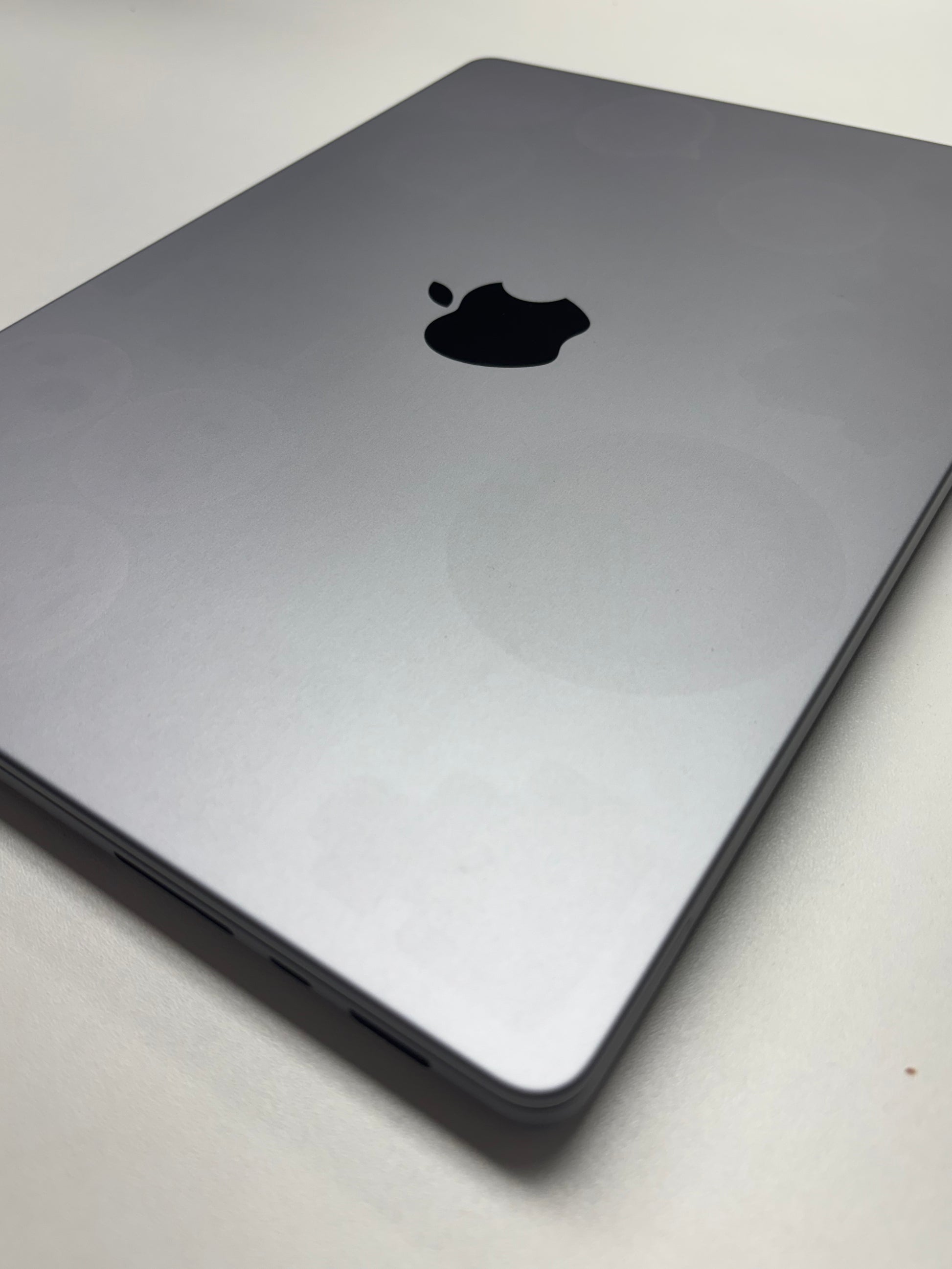 Apple MacBook Pro 14 Space Grau günstig gebraucht kaufen