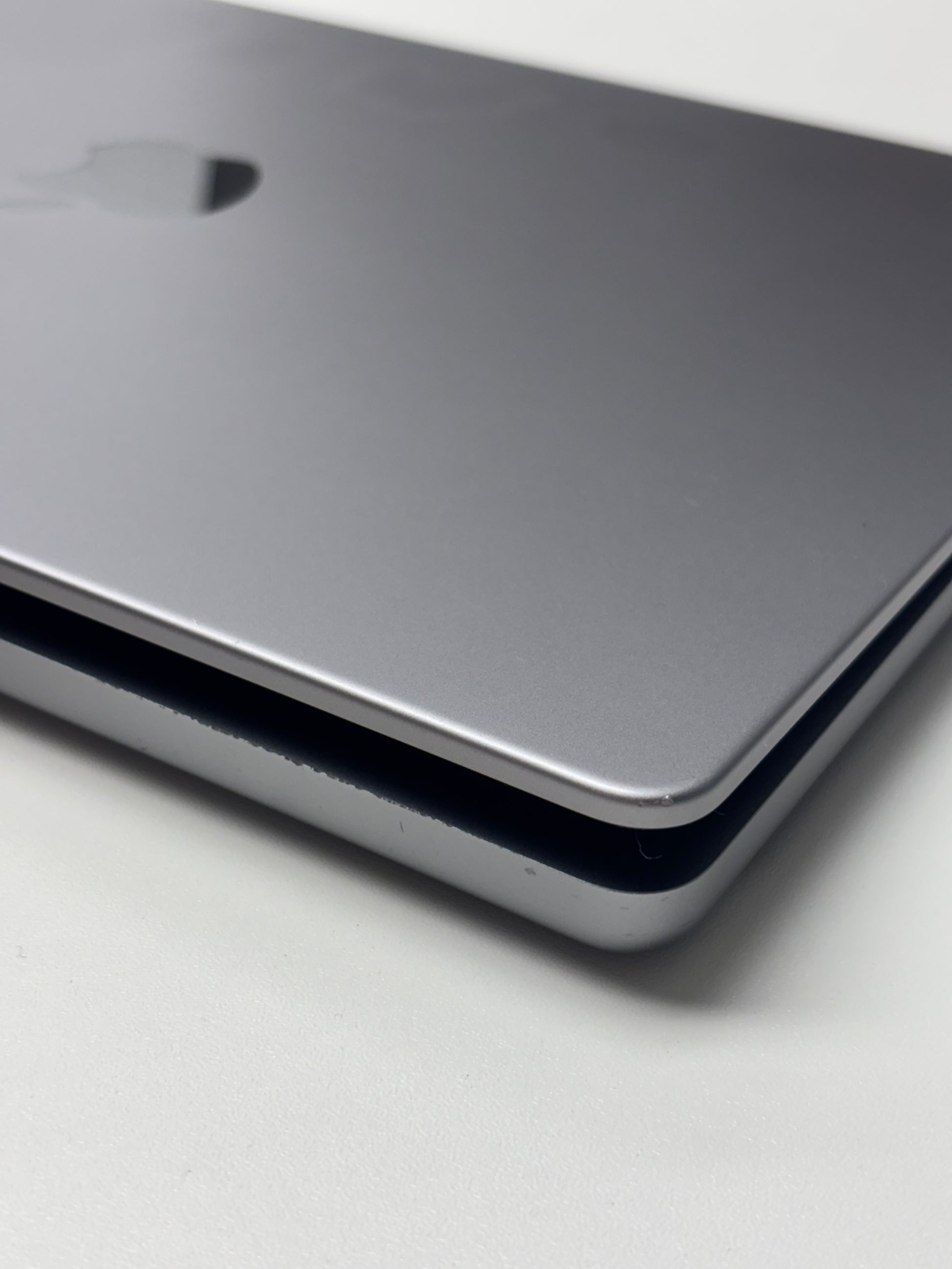 Apple MacBook Pro 14 Space Grau günstig gebraucht kaufen
