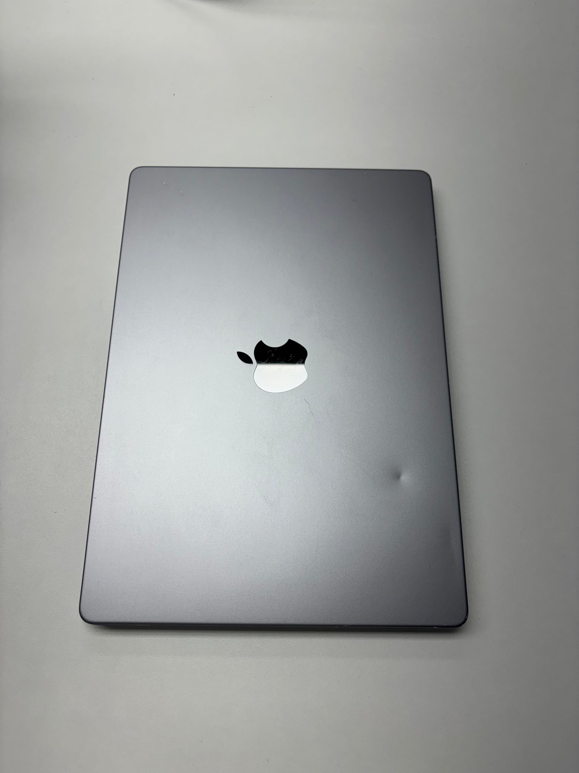 Apple MacBook Pro 14 Space Grau günstig gebraucht kaufen