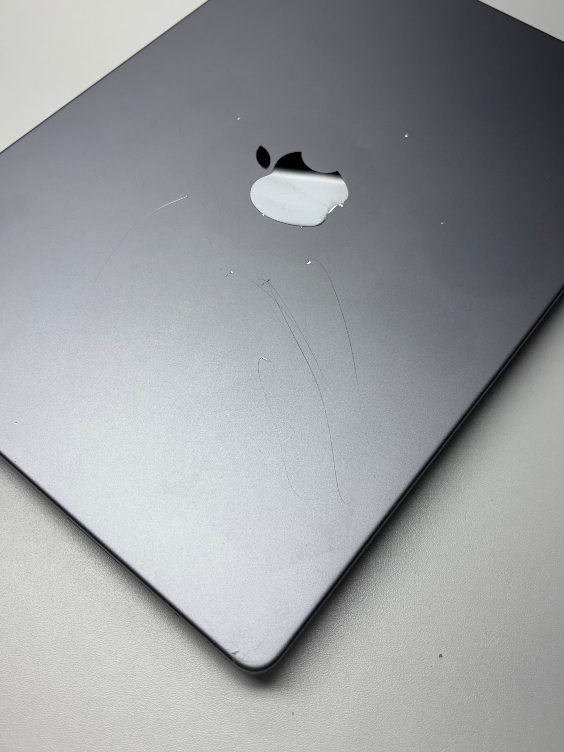 Apple MacBook Pro 14 Space Grau günstig gebraucht kaufen