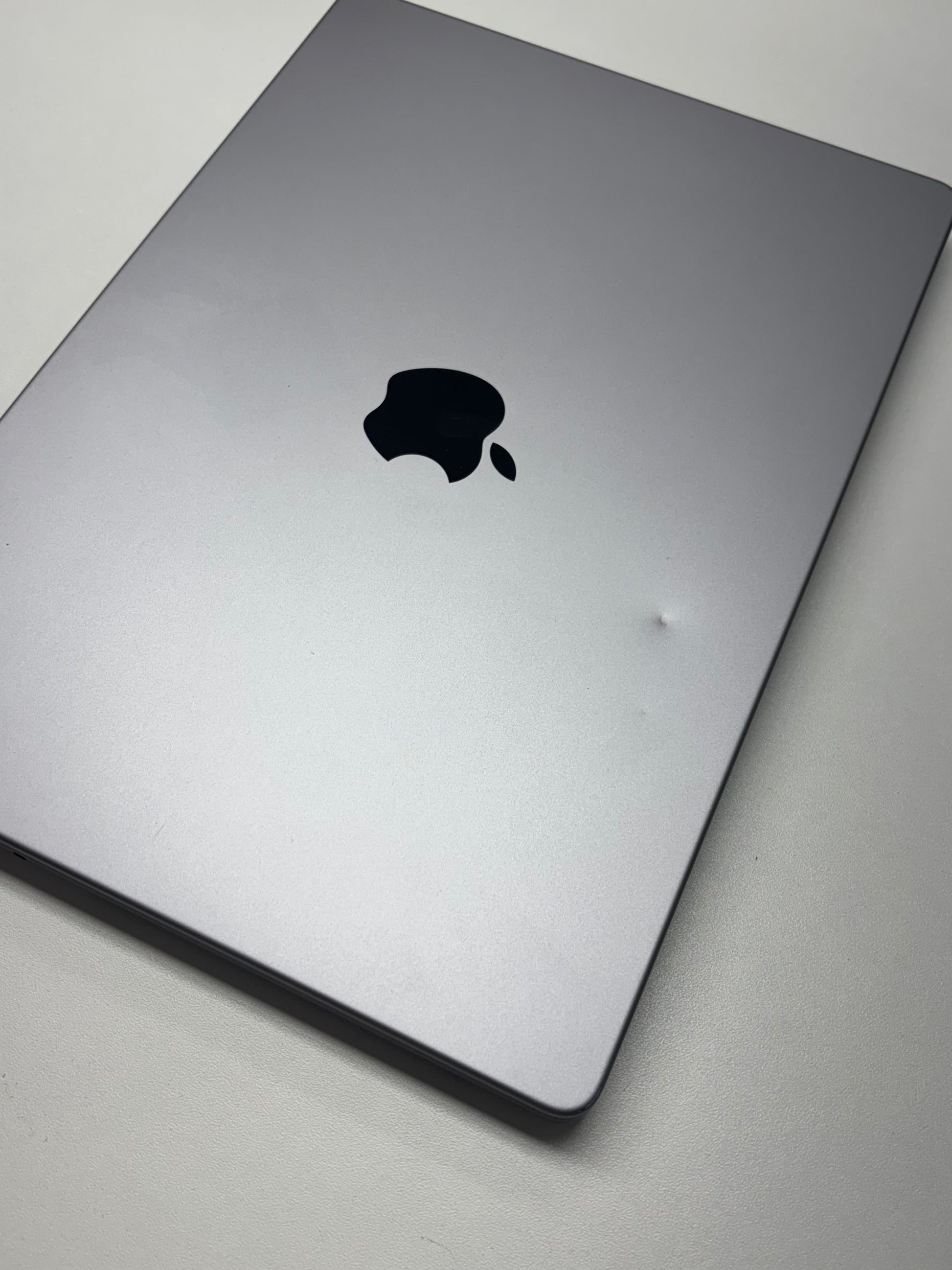 Apple MacBook Pro 14 Space Grau günstig gebraucht kaufen