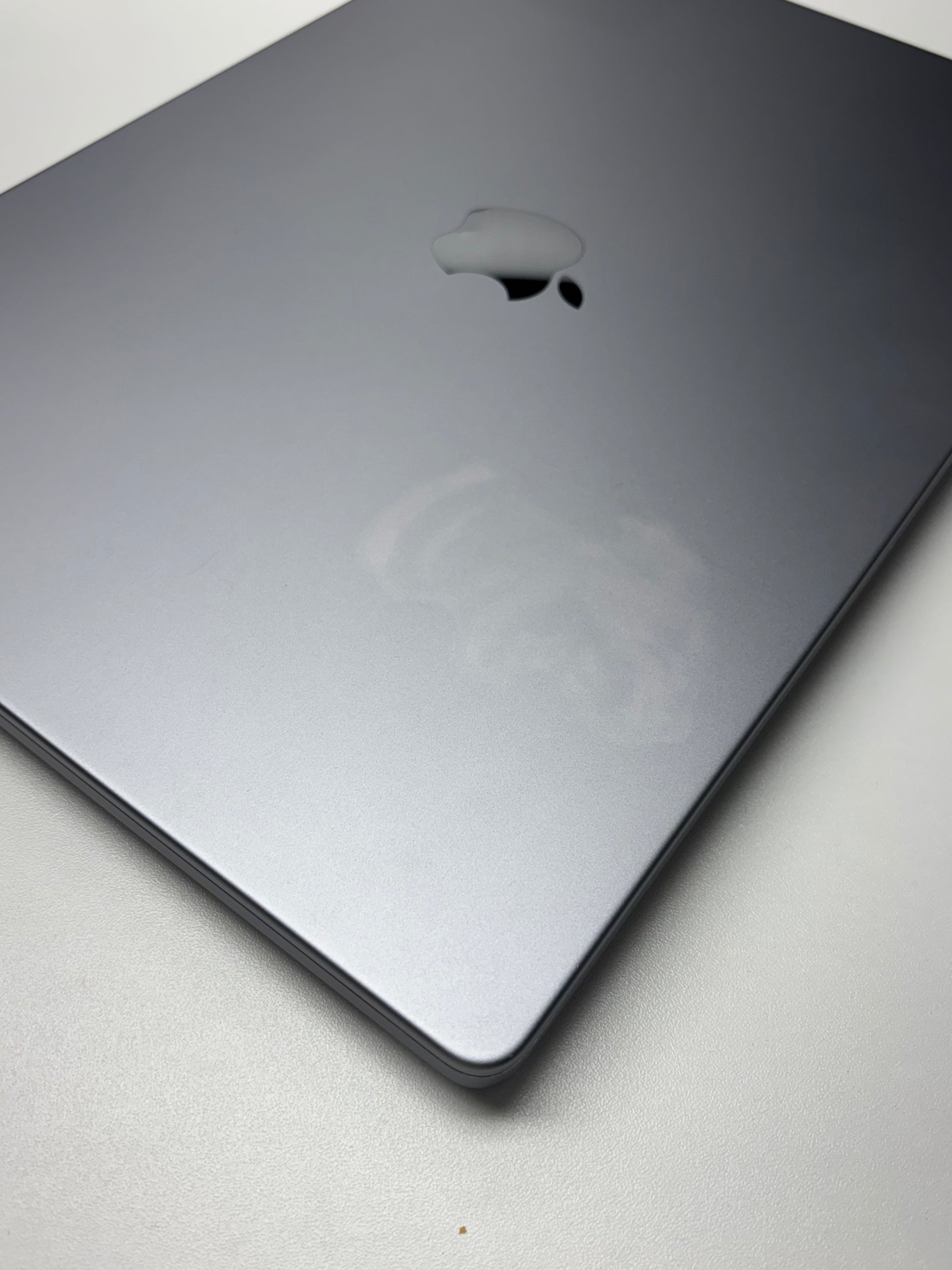 Apple MacBook Pro 16 Space Grau günstig gebraucht kaufen