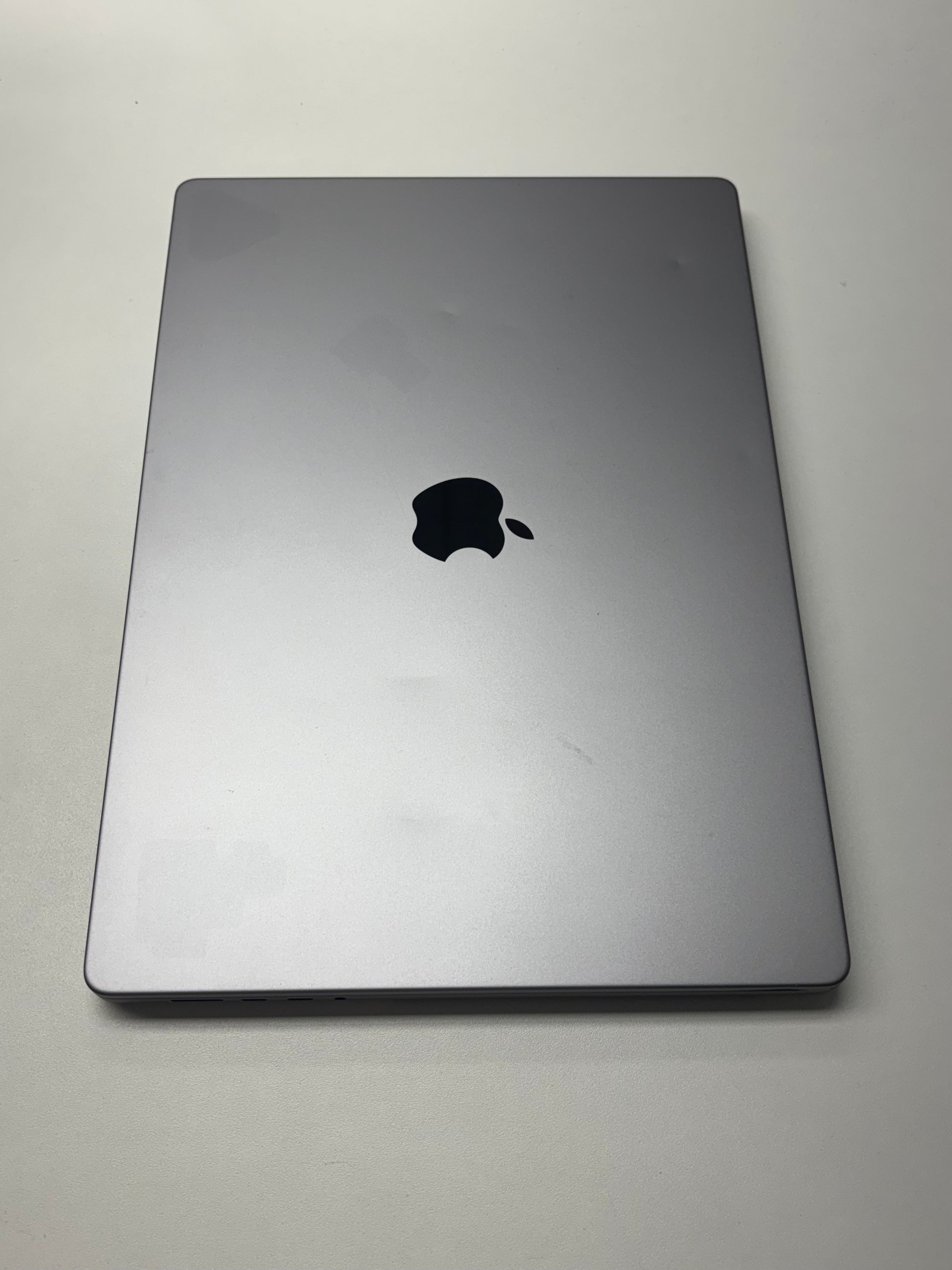 Apple MacBook Pro 16 Space Grau günstig gebraucht kaufen