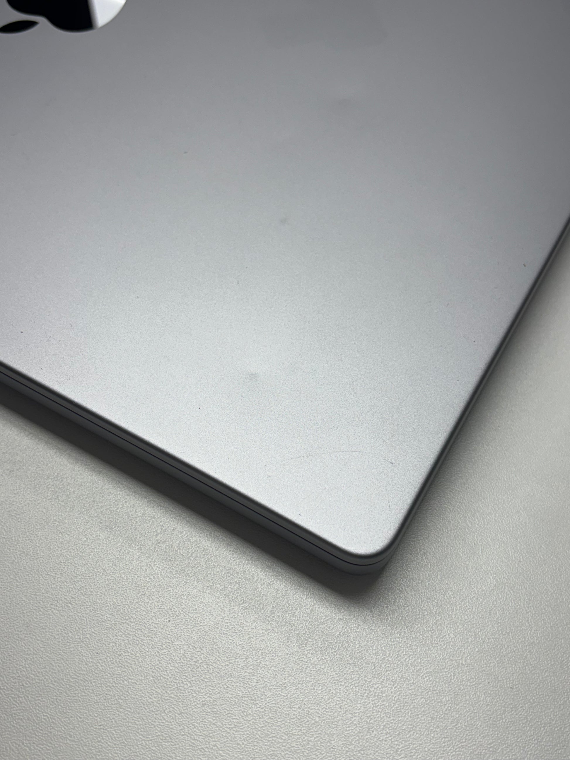 Apple MacBook Pro 16 Space Grau günstig gebraucht kaufen