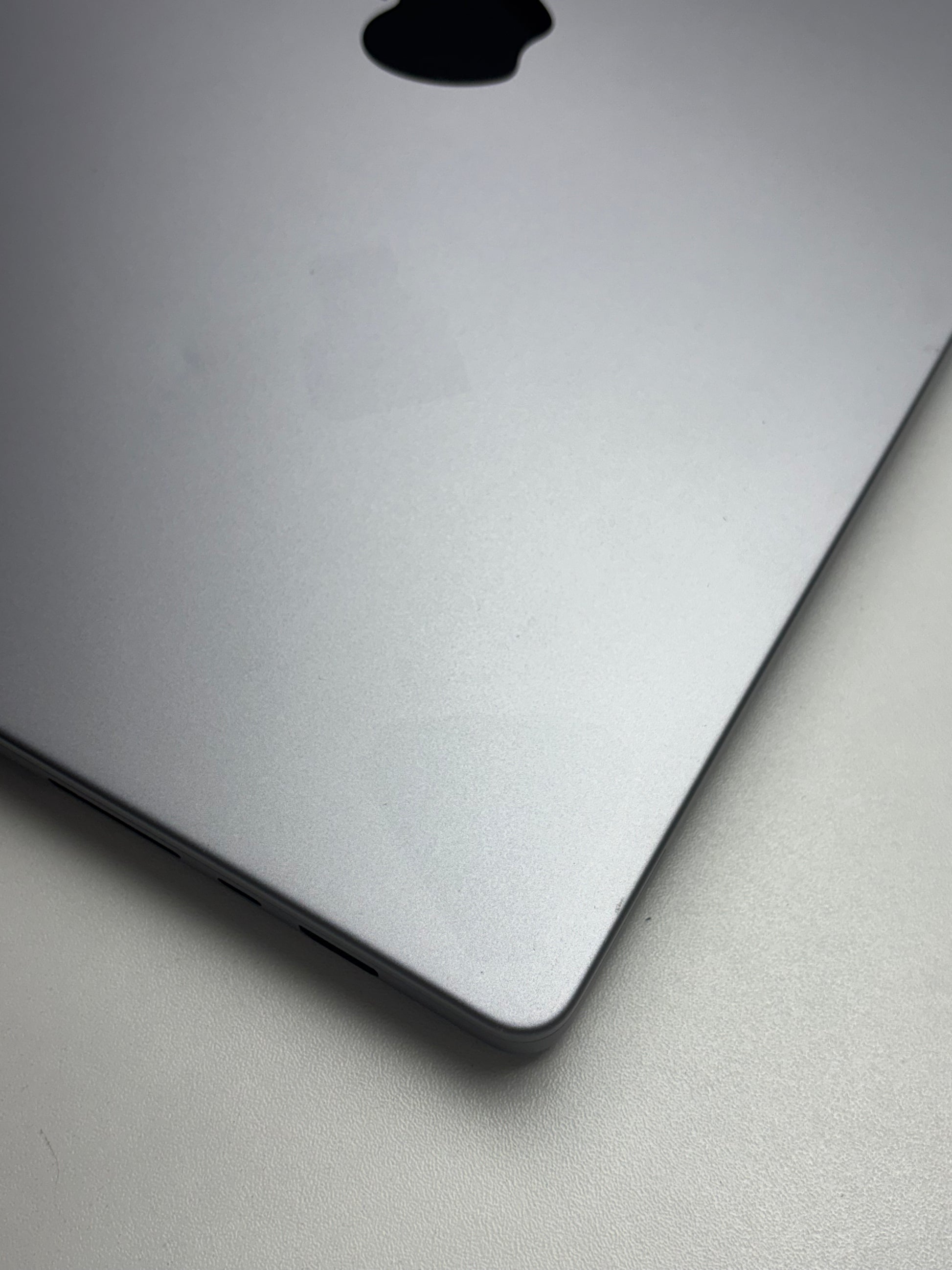 Apple MacBook Pro 16 Space Grau günstig gebraucht kaufen